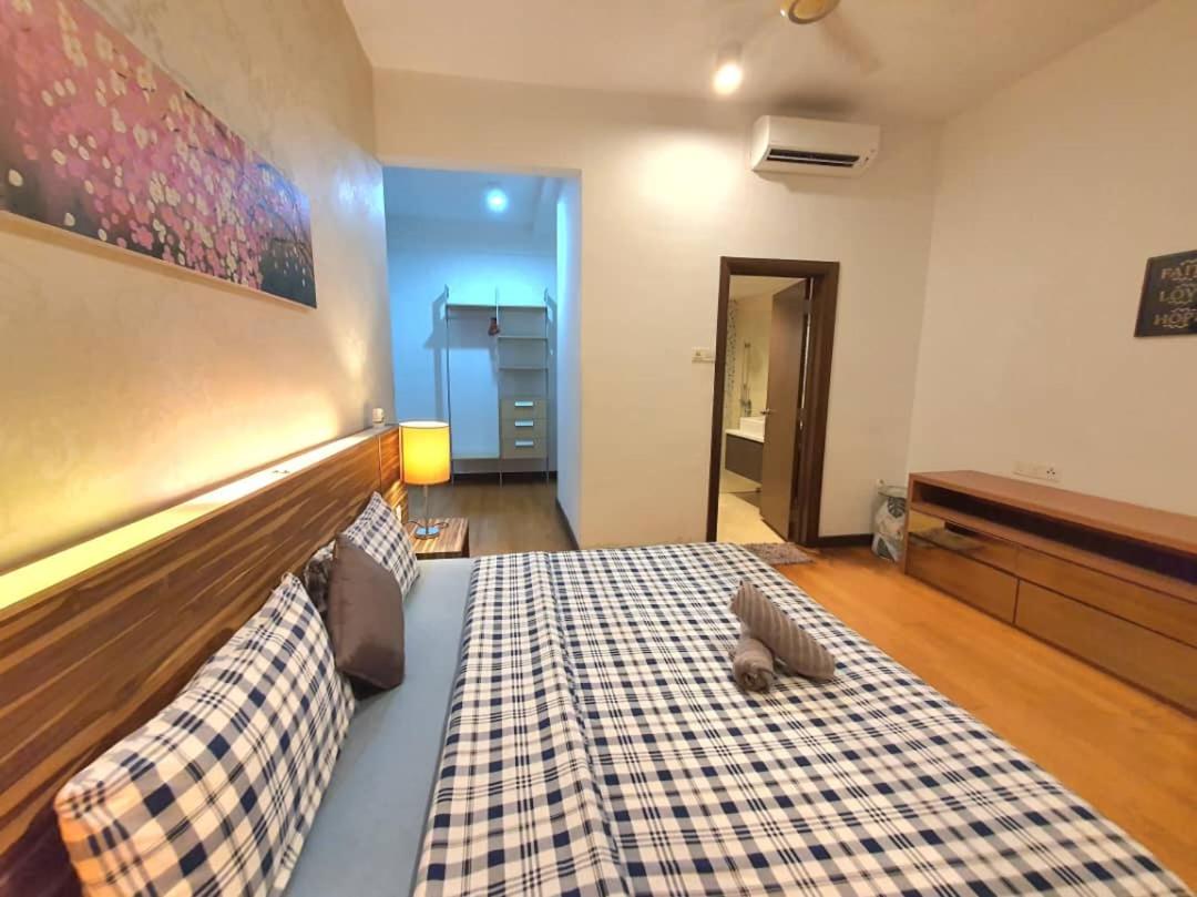 Regalia Luxury Suites KLCC - by Cozy Stay