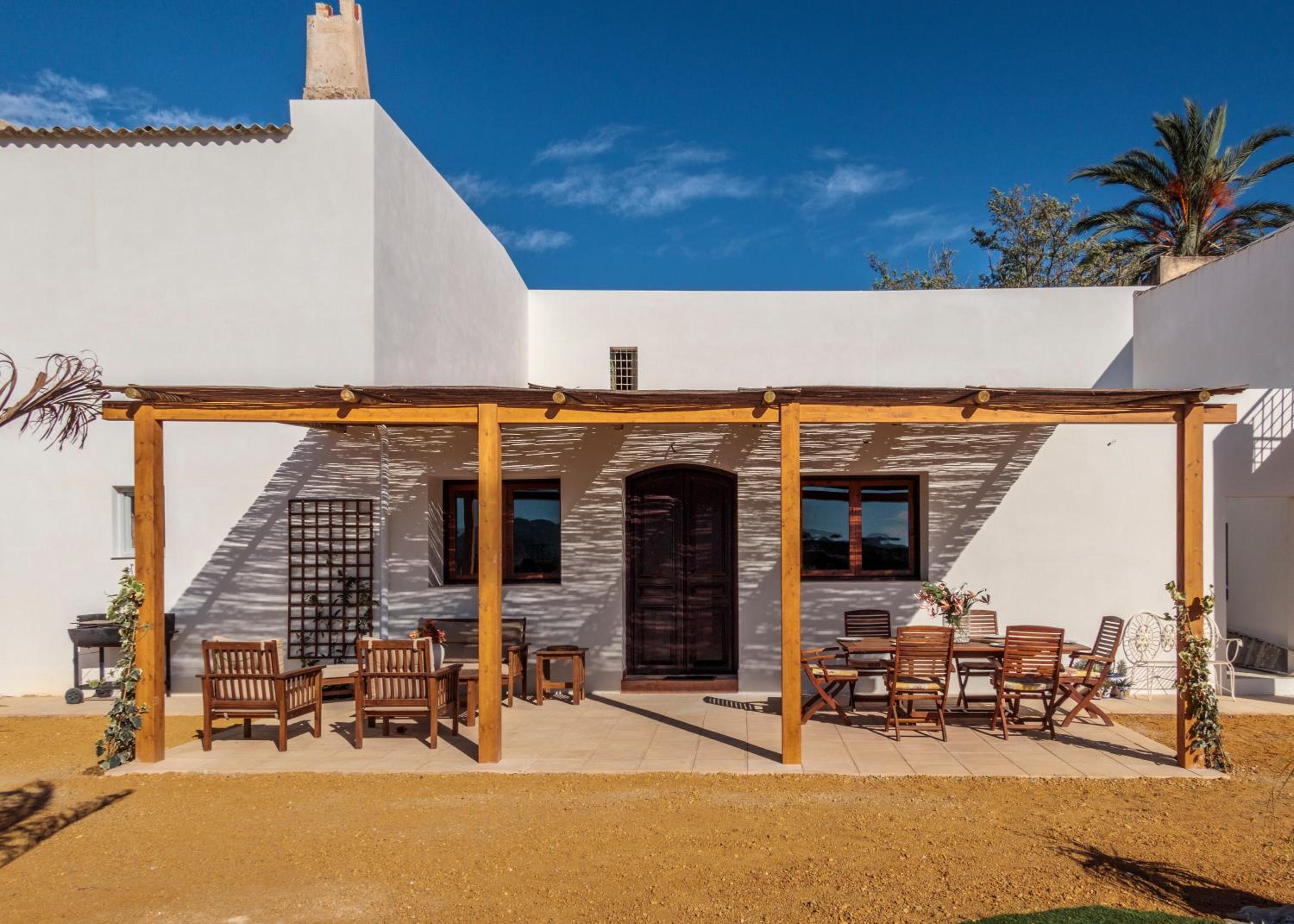 Charming villa with private pool photo 3