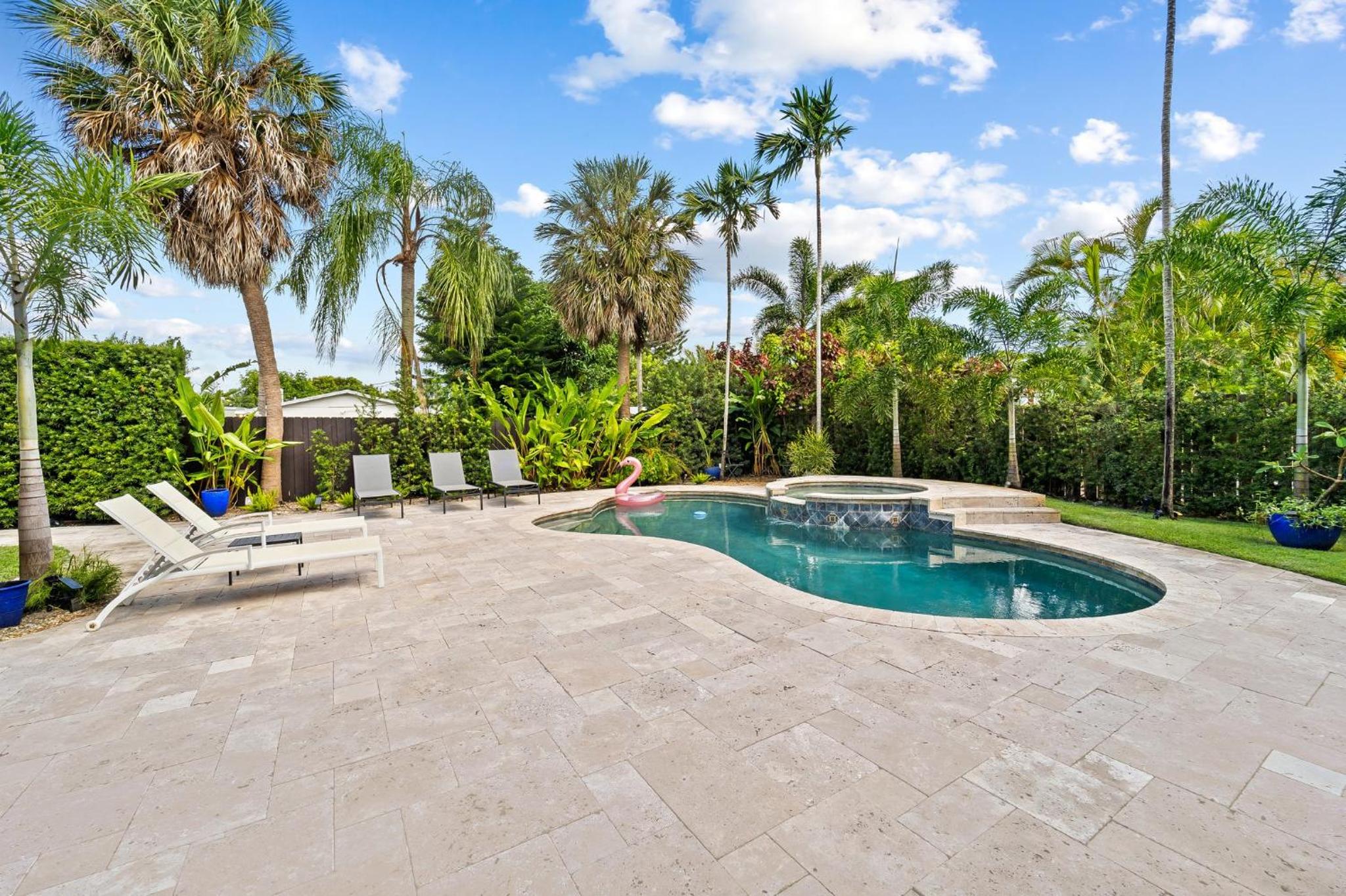 7 Minutes to Beach Saltwater Pool Open Floor Plan view 4