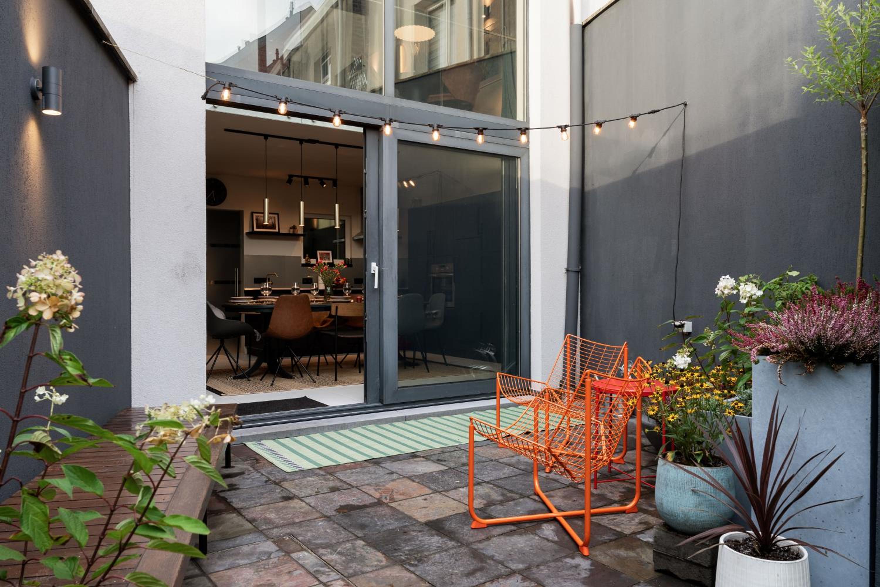 Spacious & Chic House in Center