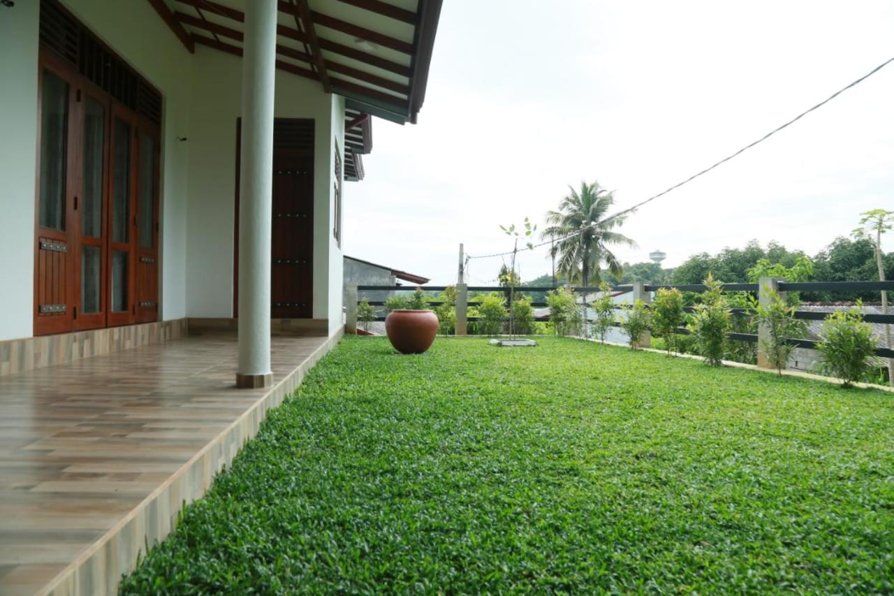 Induwara Villa