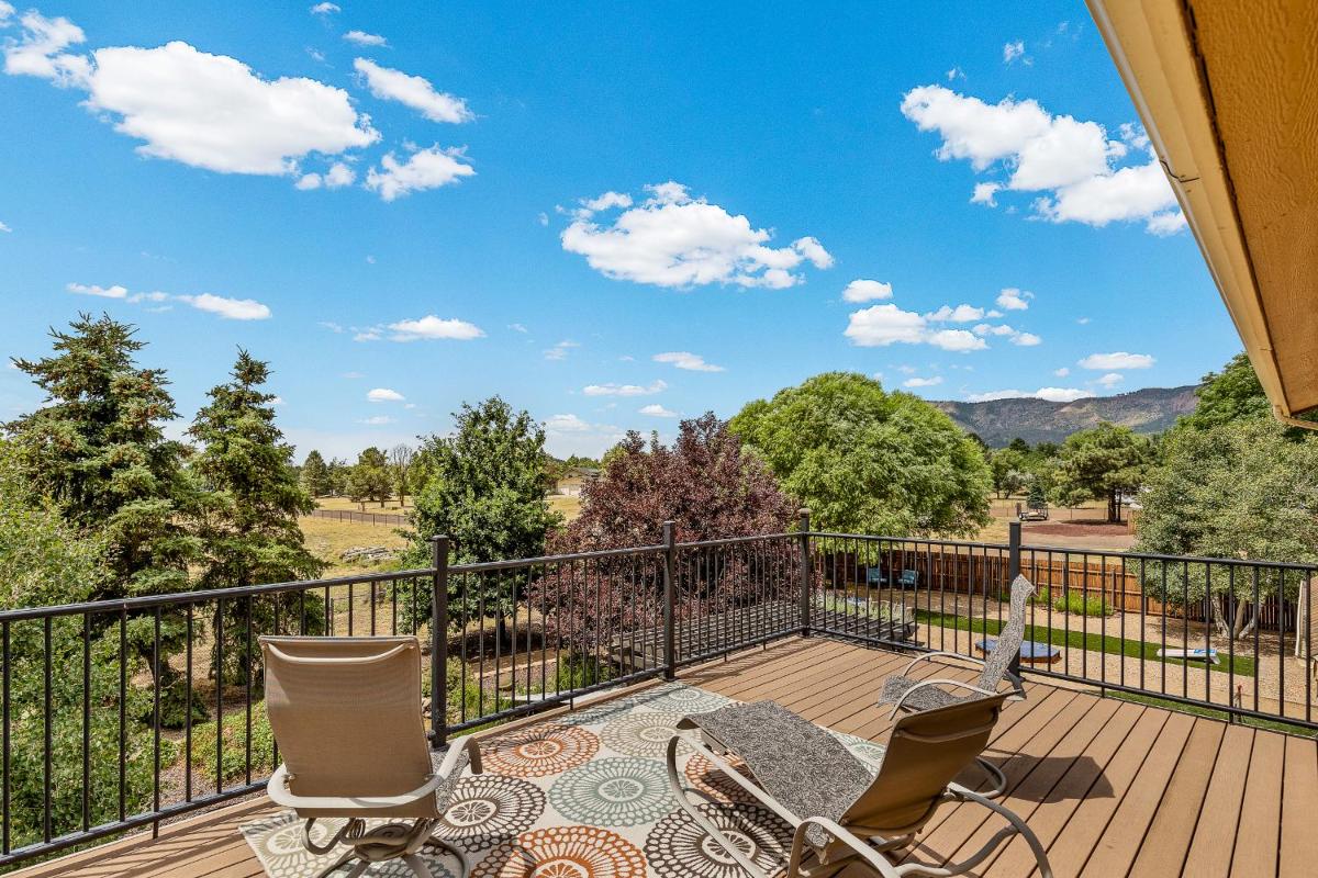 Hotel V2 Mountain Retreat - Image 1