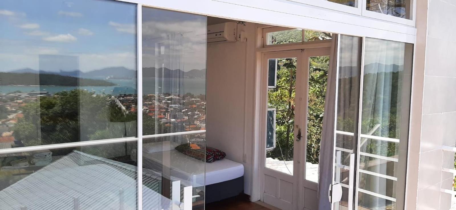 CASA COM PISCINA e VISTA PARA O MAR - Porto Belo-SC Bombinhas-SC