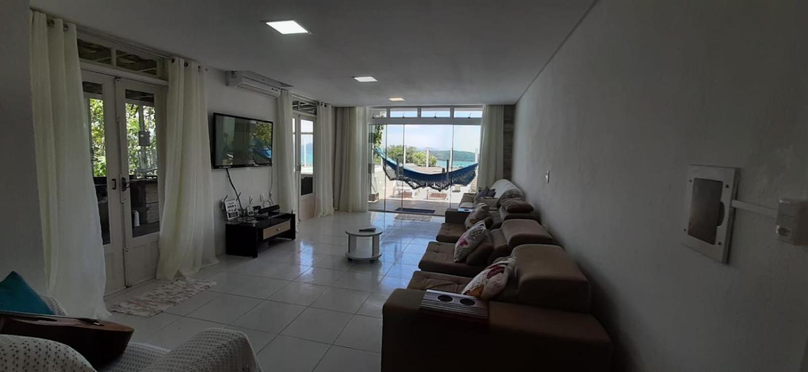 CASA COM PISCINA e VISTA PARA O MAR - Porto Belo-SC Bombinhas-SC
