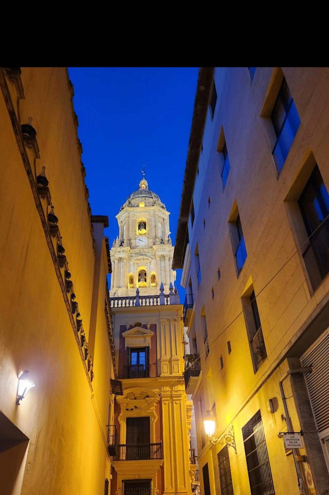 Cozy Apartment Malaga Center near Teatro Cervantes