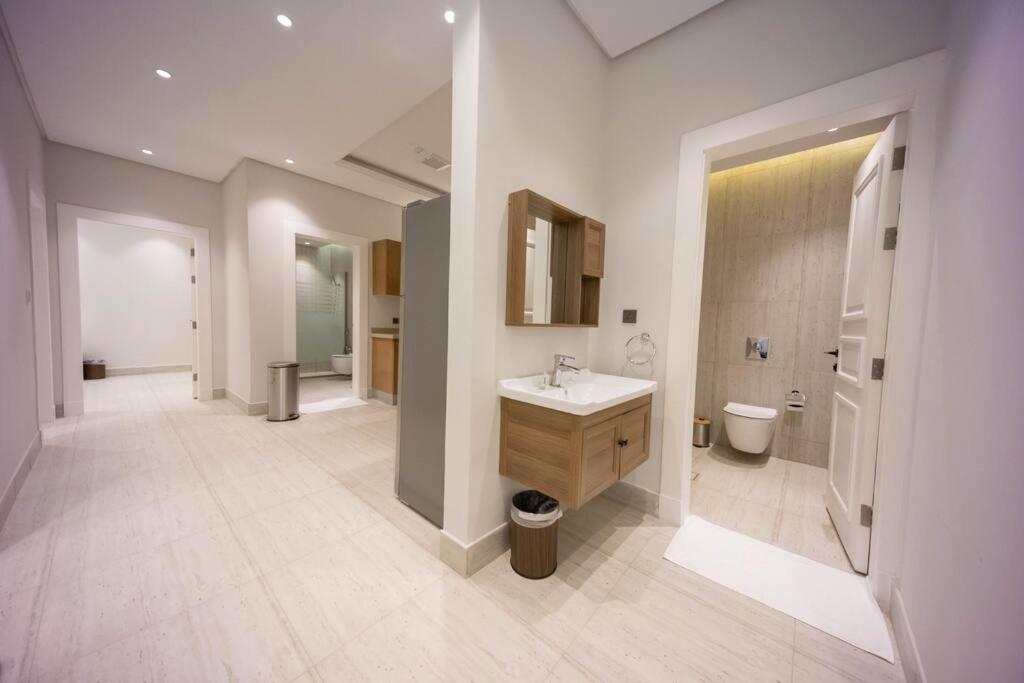 Elegant 2BR Apartment near Boulevard NZL152