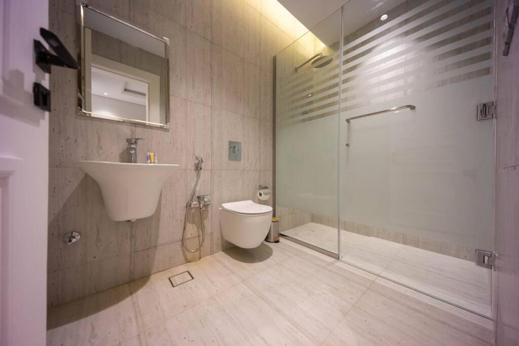 Elegant 2BR Apartment near Boulevard NZL152