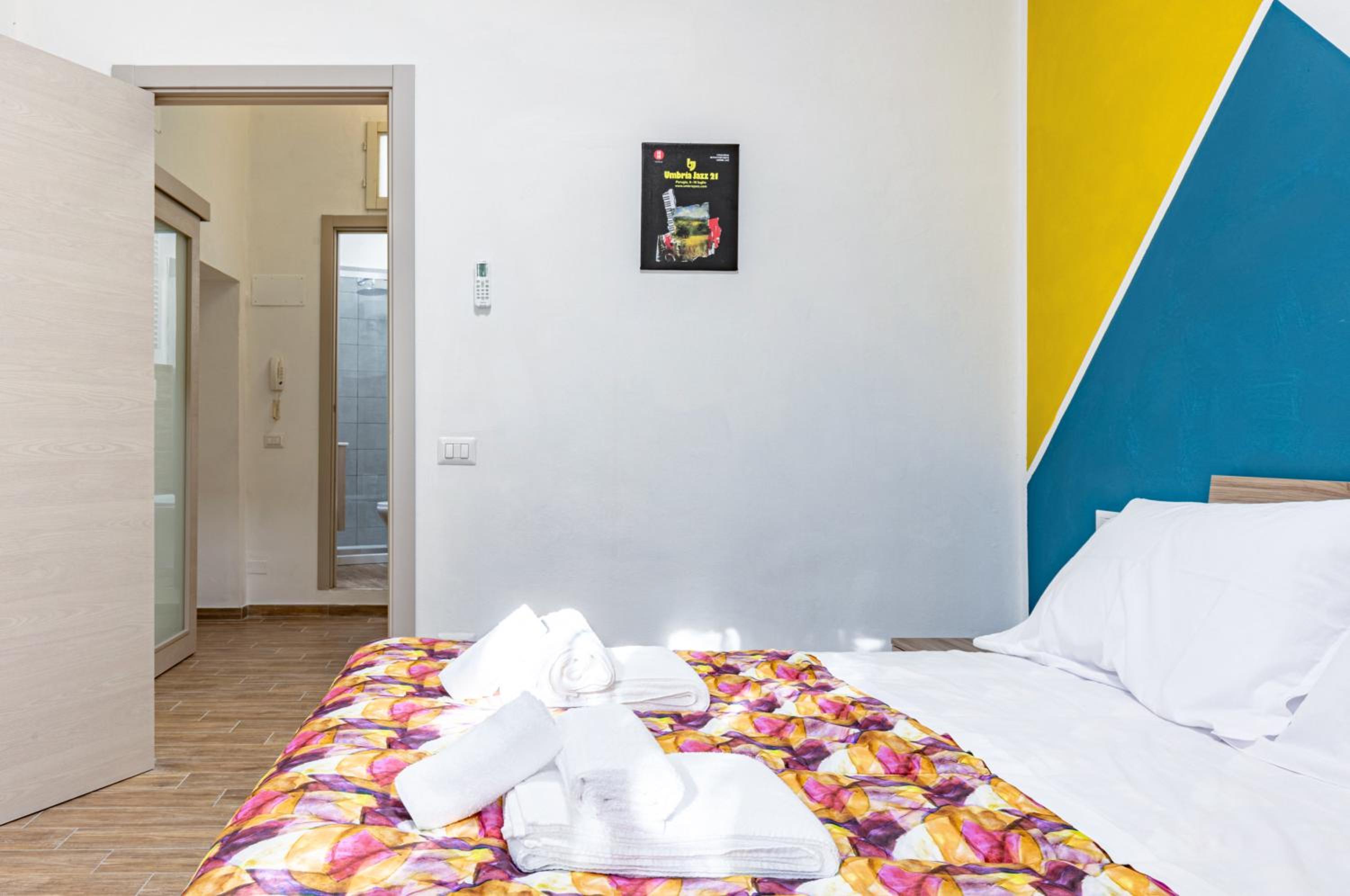 GuestHost - Casa di Angelo Vibrant Apartment photo 4