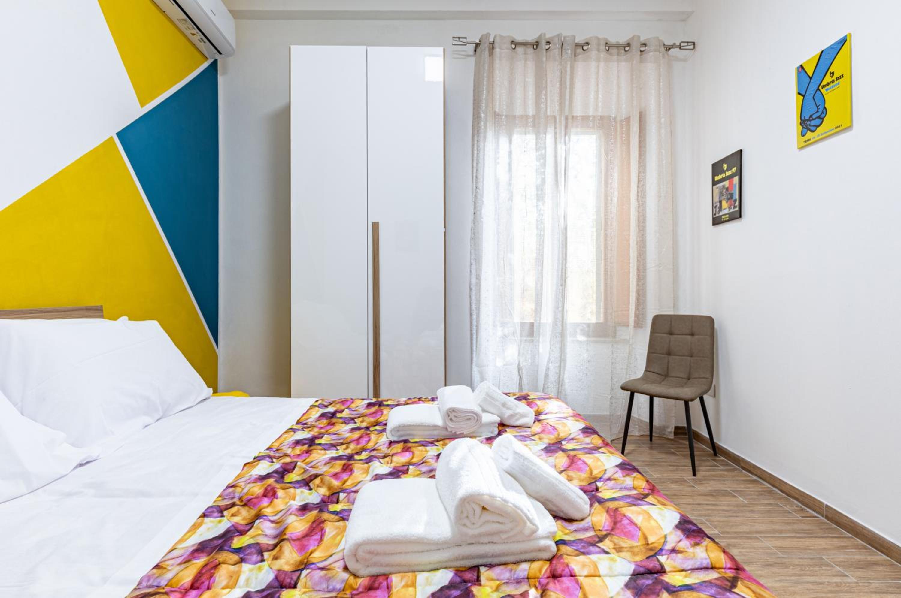 GuestHost - Casa di Angelo Vibrant Apartment photo 3