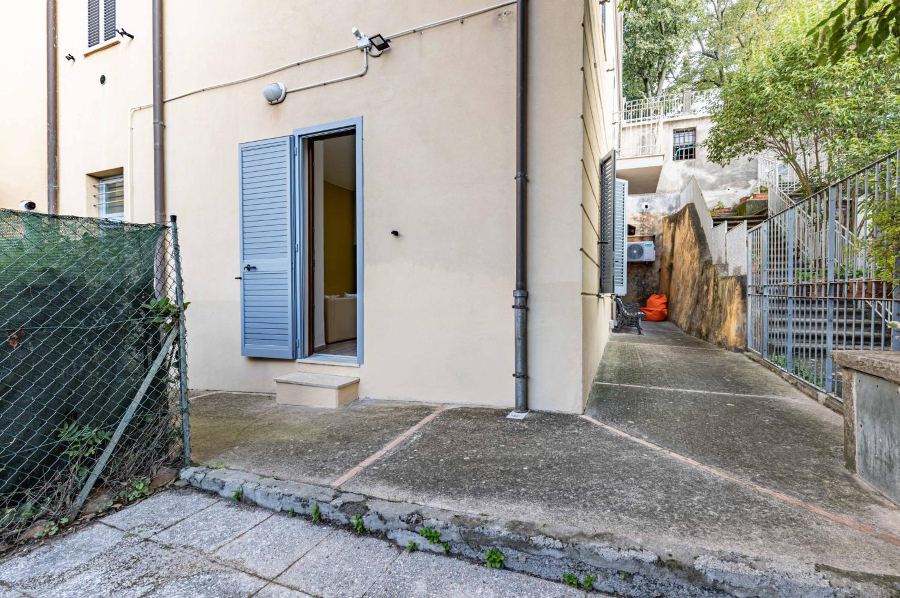 GuestHost - Casa di Angelo Vibrant Apartment photo 2