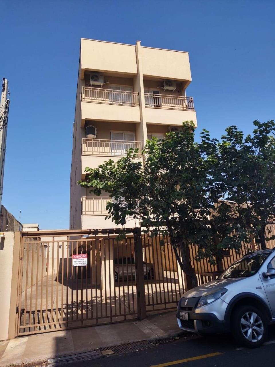 Aptos Moderno e Pratico próximo ao Teatro Paulo Moura
