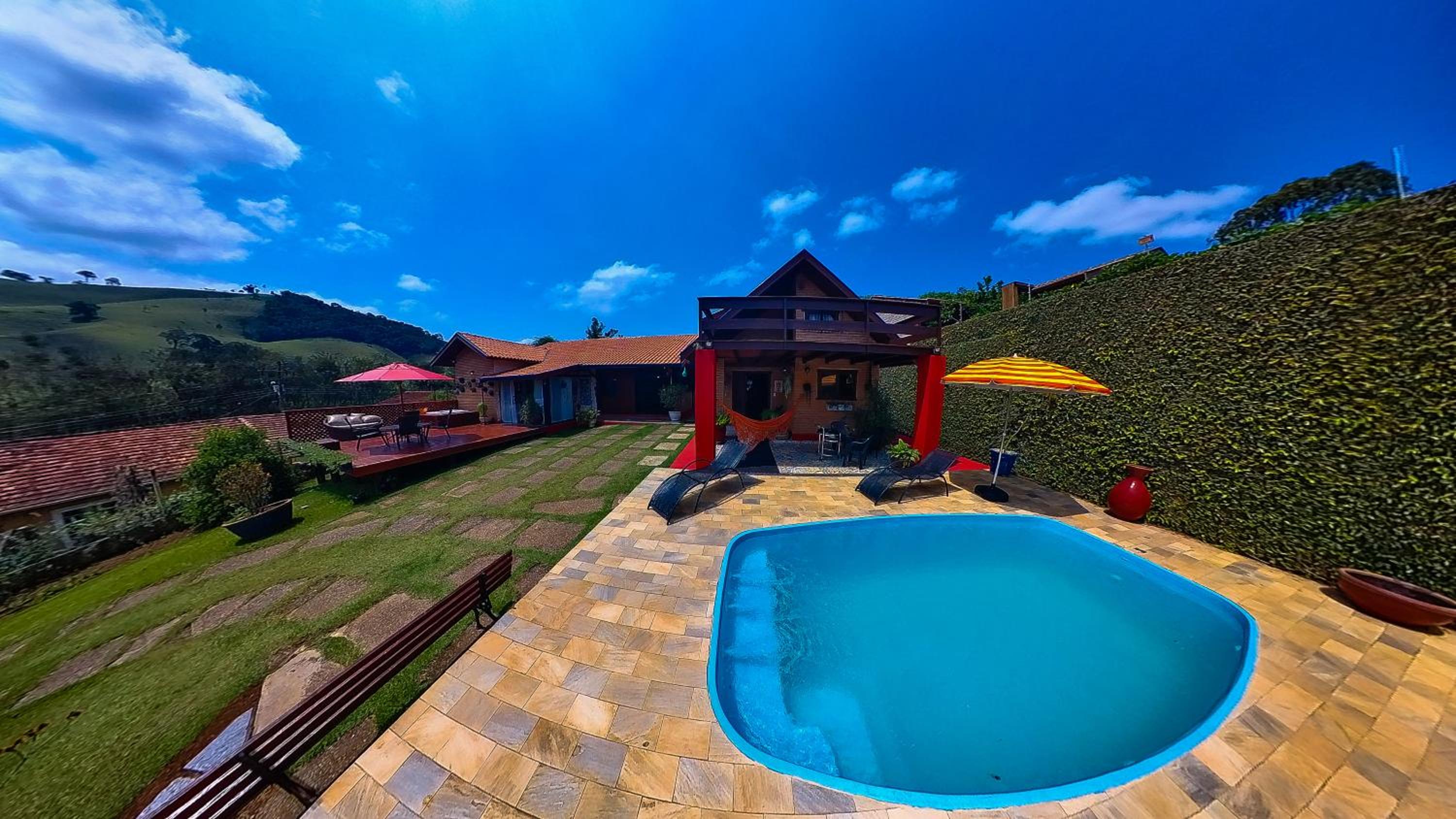 LINDA CASA EM SÃO BENTO DO SAPUCAI