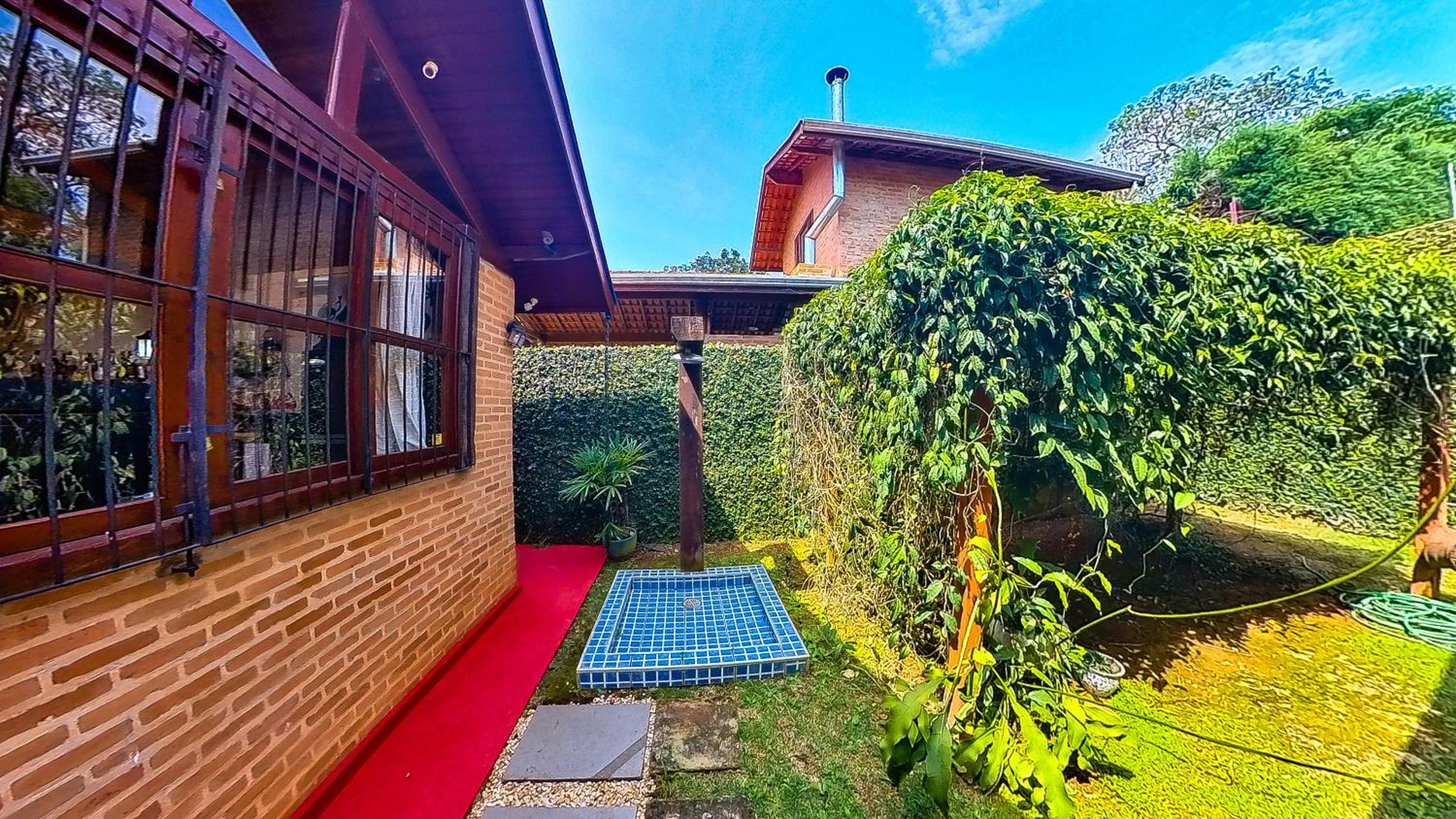 LINDA CASA EM SÃO BENTO DO SAPUCAI