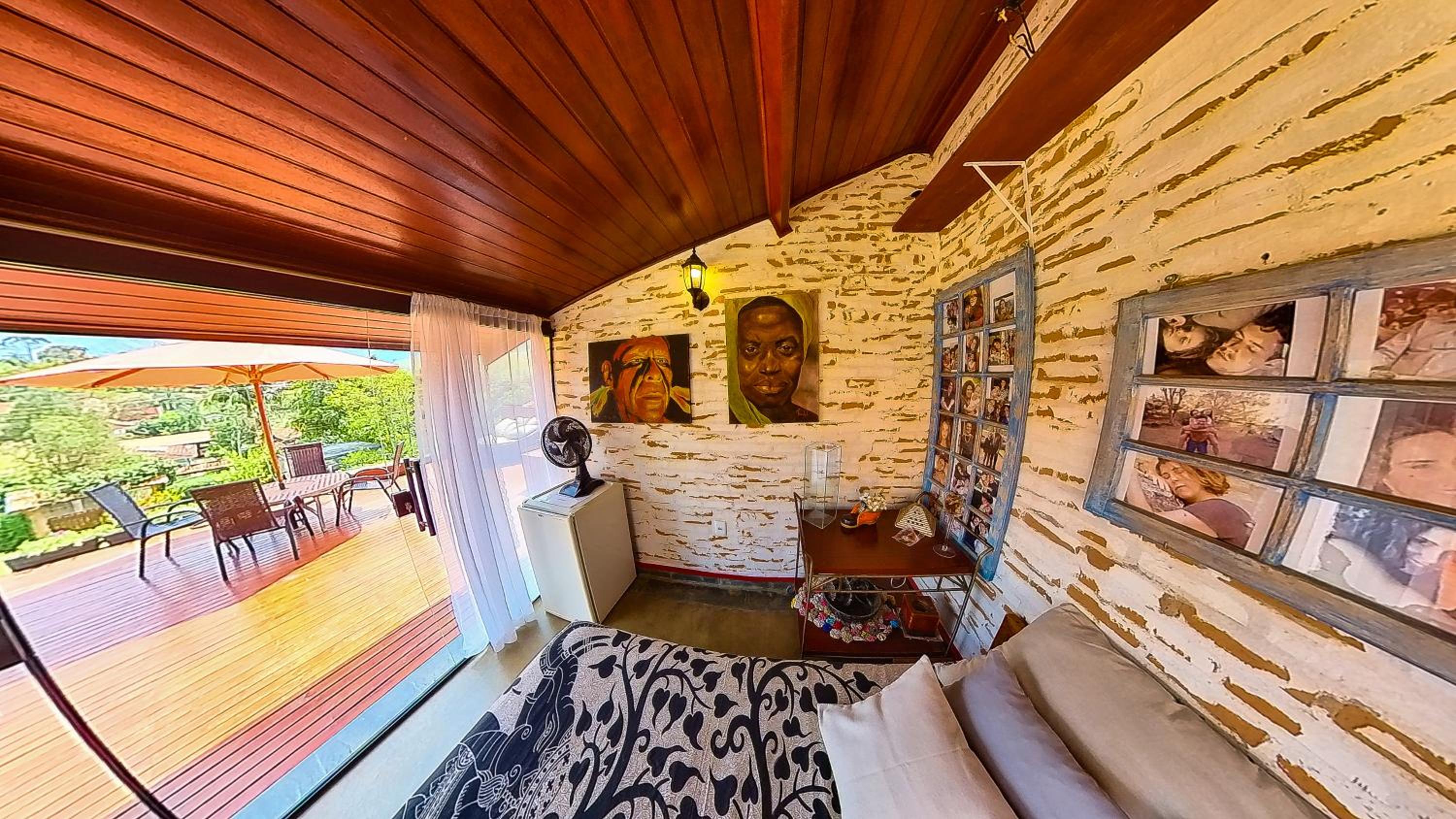 LINDA CASA EM SÃO BENTO DO SAPUCAI