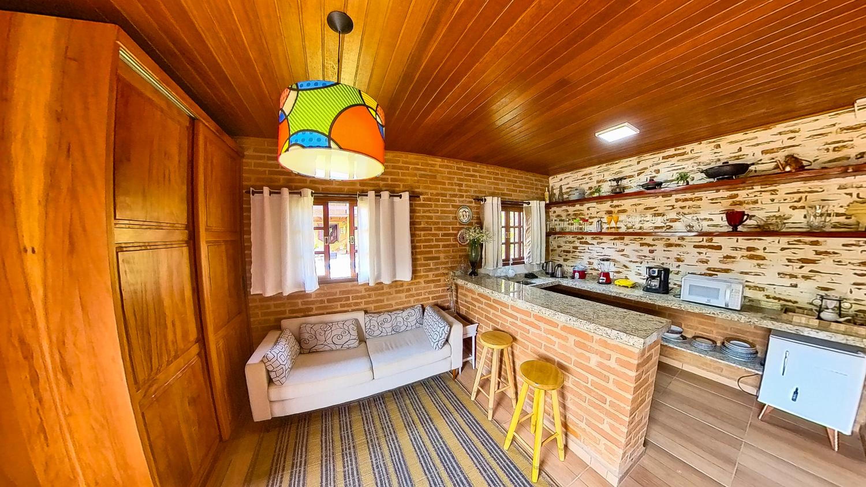 LINDA CASA EM SÃO BENTO DO SAPUCAI
