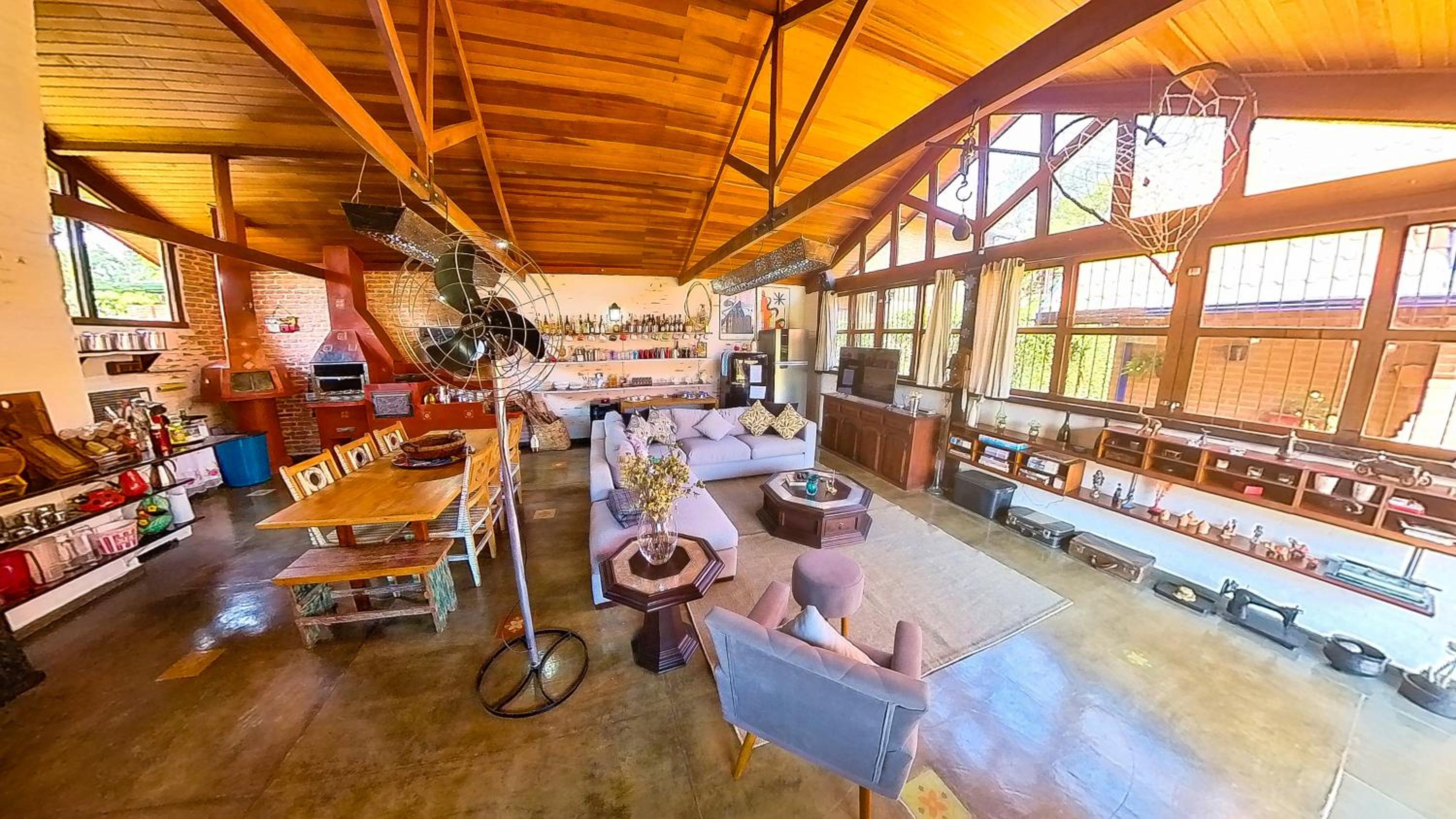 LINDA CASA EM SÃO BENTO DO SAPUCAI
