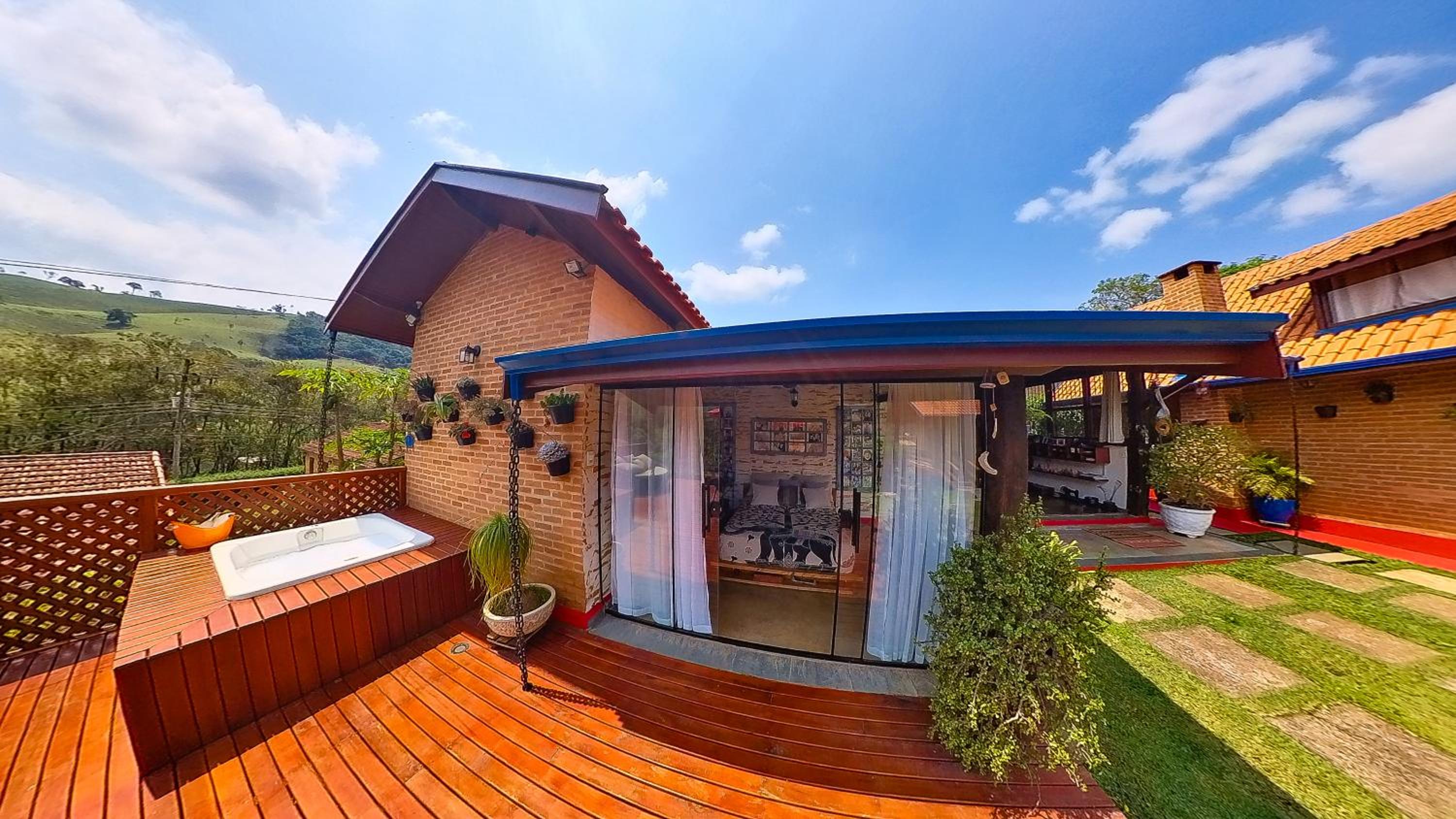 LINDA CASA EM SÃO BENTO DO SAPUCAI