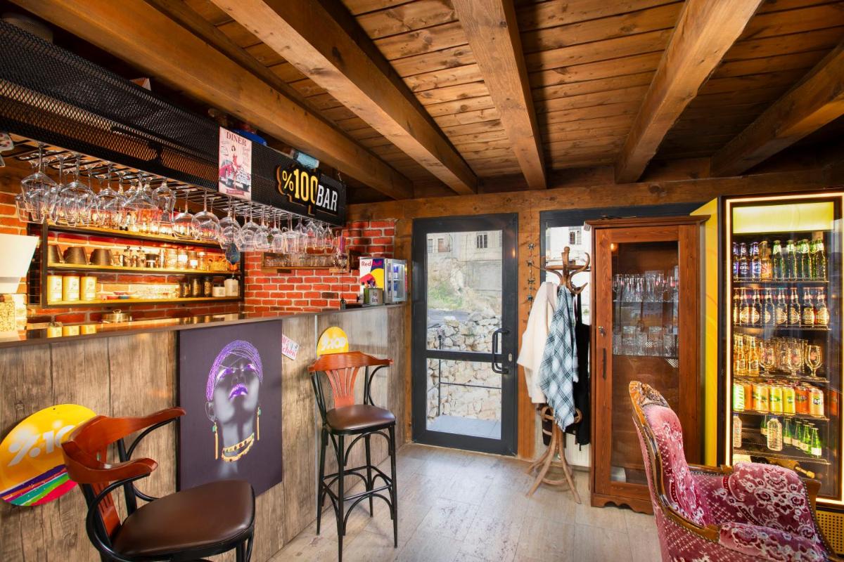 bar