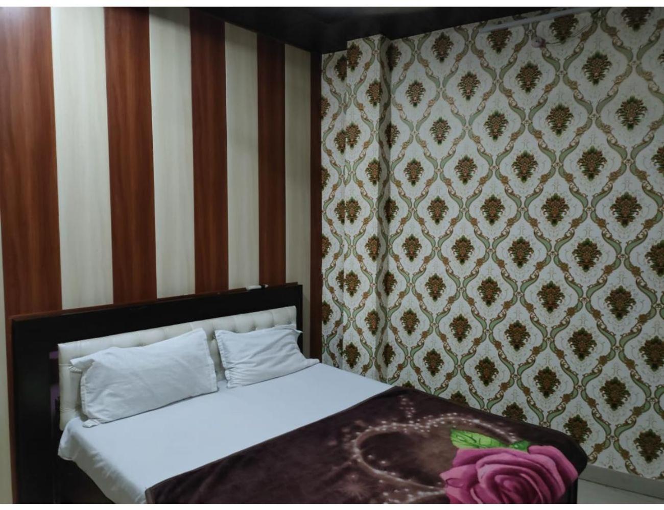 Shree Kashi Guest House, Varanasi Near Temple 200 Meter view 4
