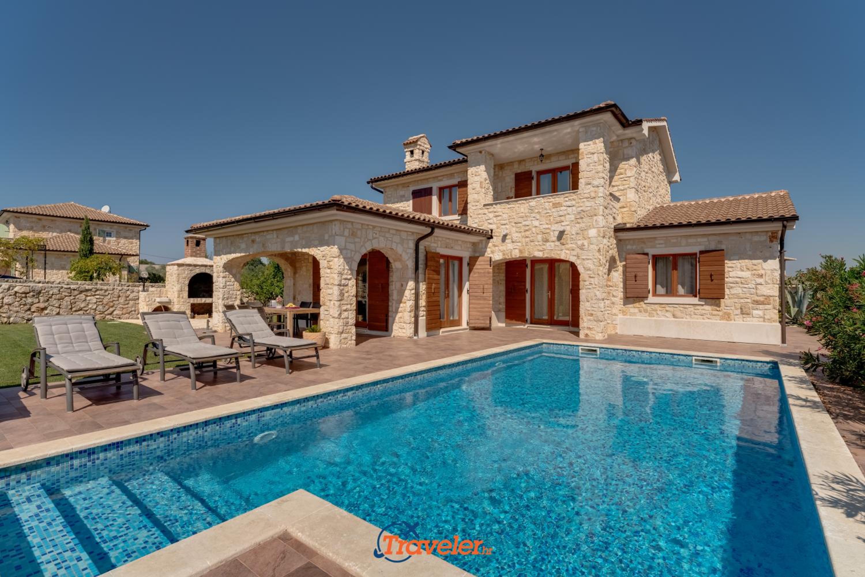 House view 4