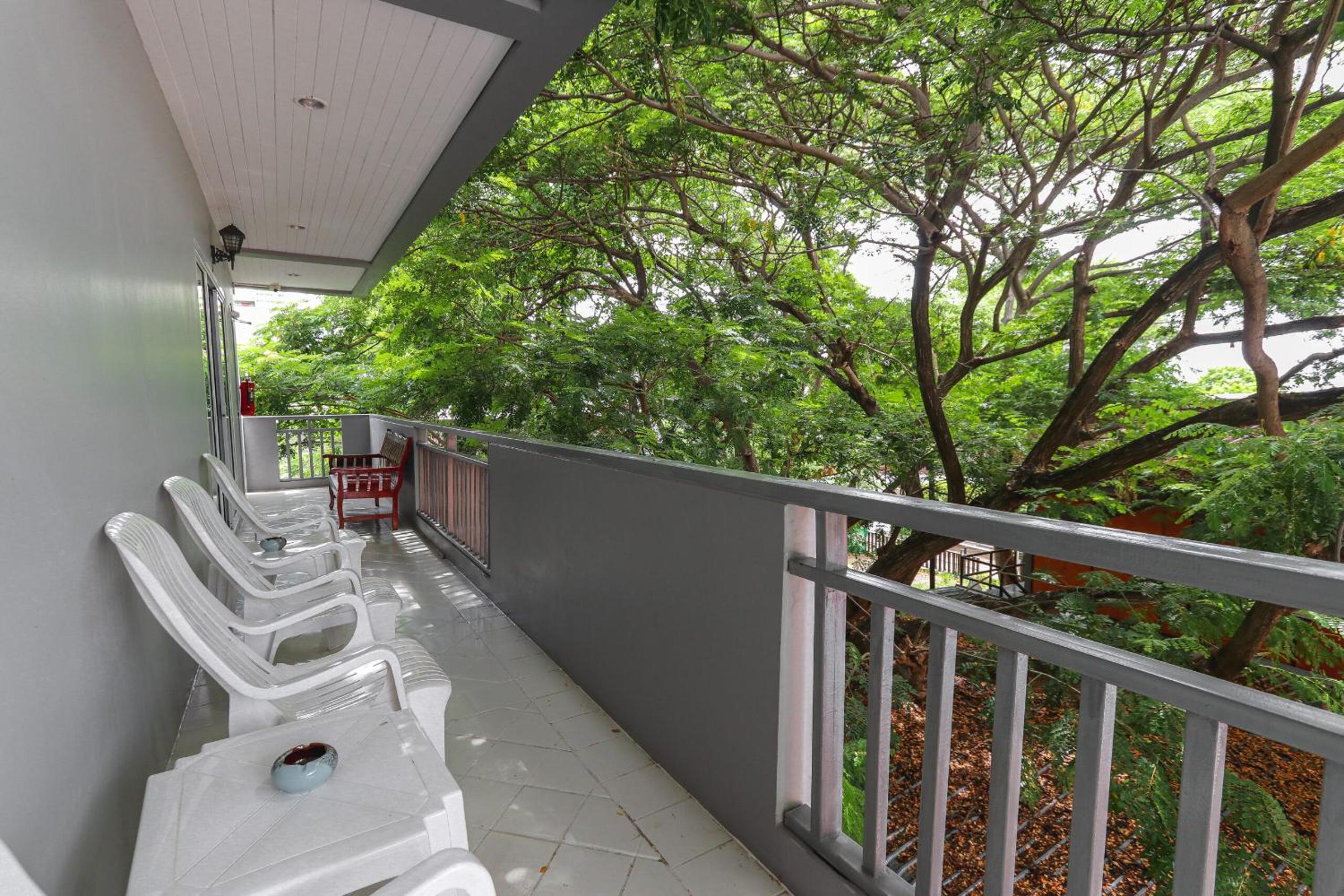 balcony