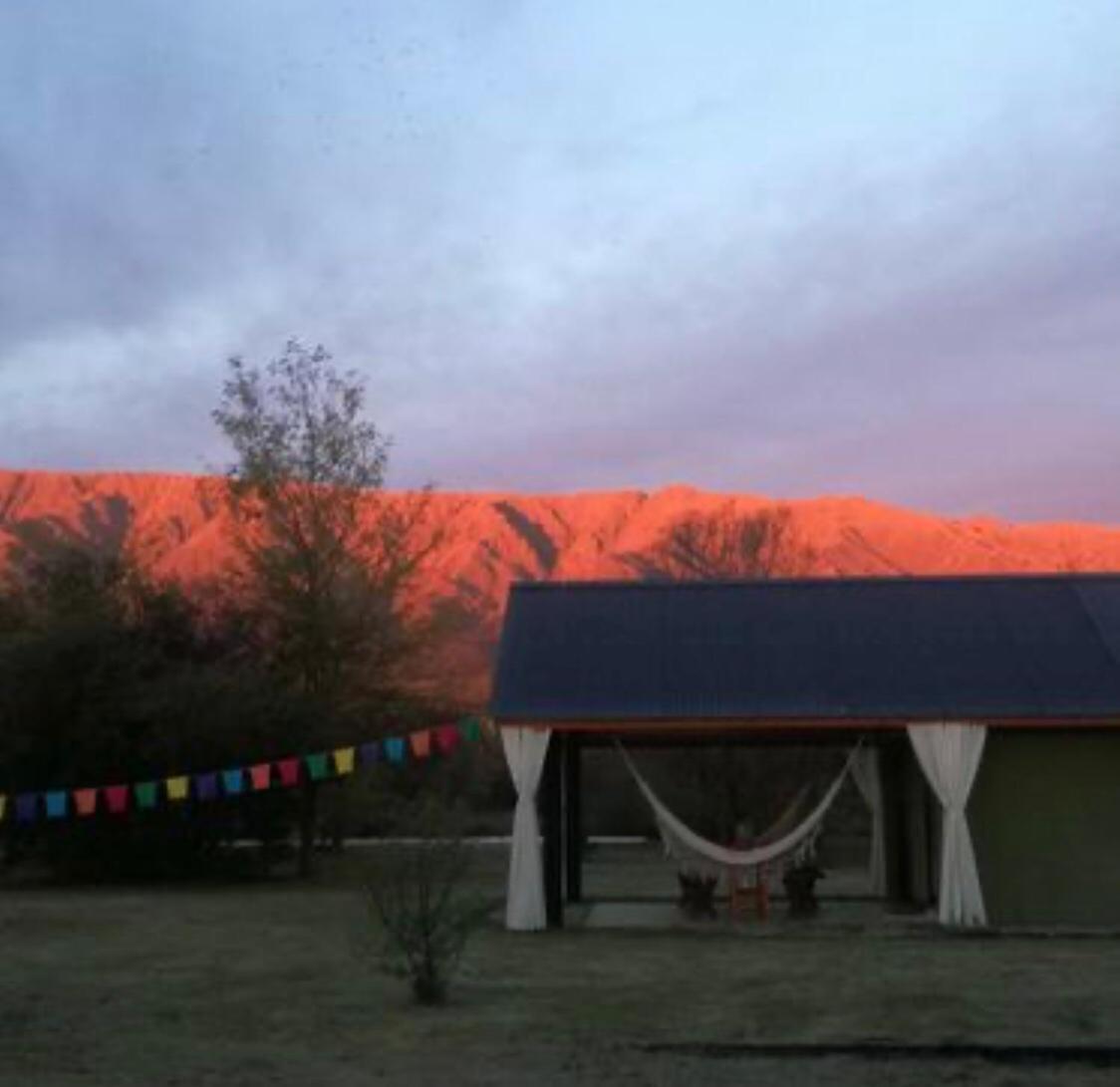 CASALINDA EN LA MONTAÑA CON PISCINA y WIFI