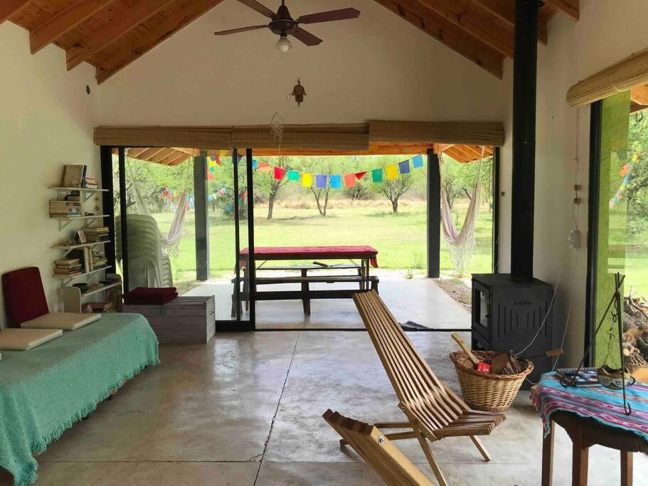 CASALINDA EN LA MONTAÑA CON PISCINA y WIFI
