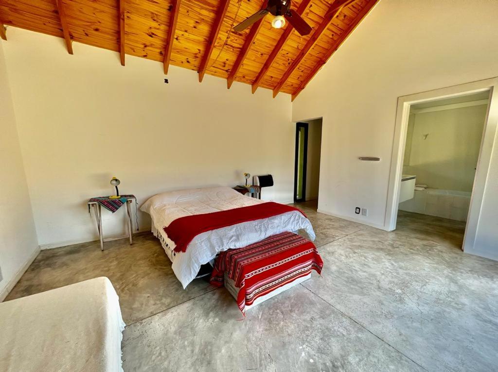 CASALINDA EN LA MONTAÑA CON PISCINA y WIFI