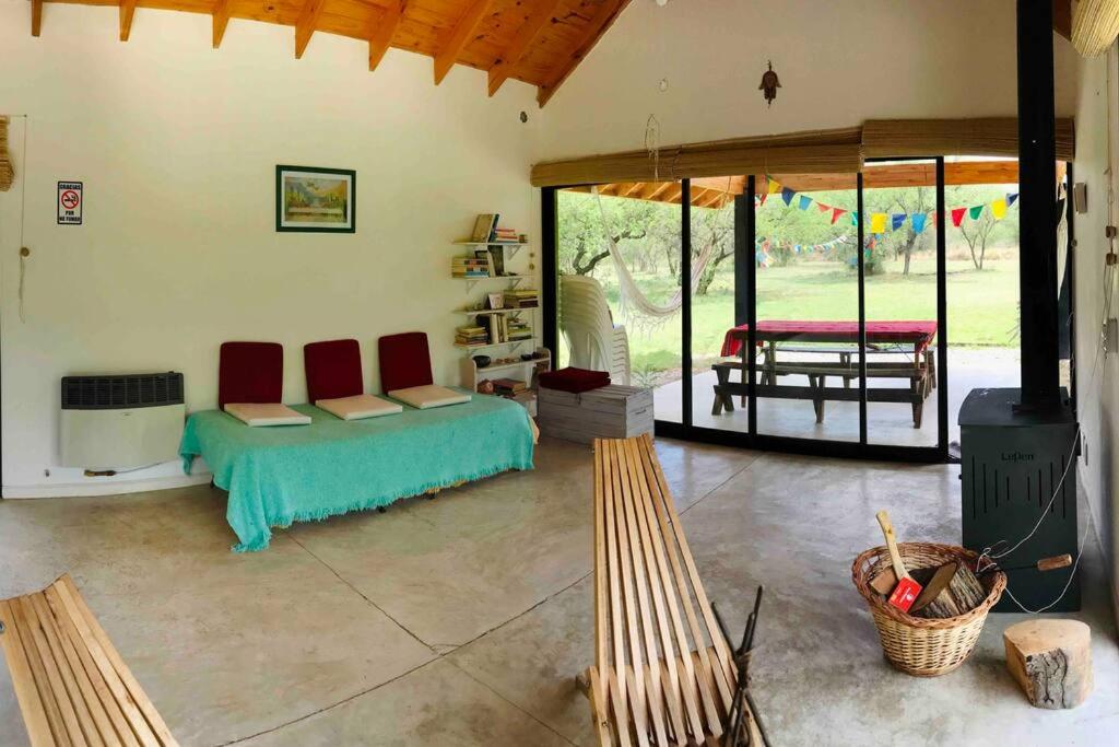 CASALINDA EN LA MONTAÑA CON PISCINA y WIFI