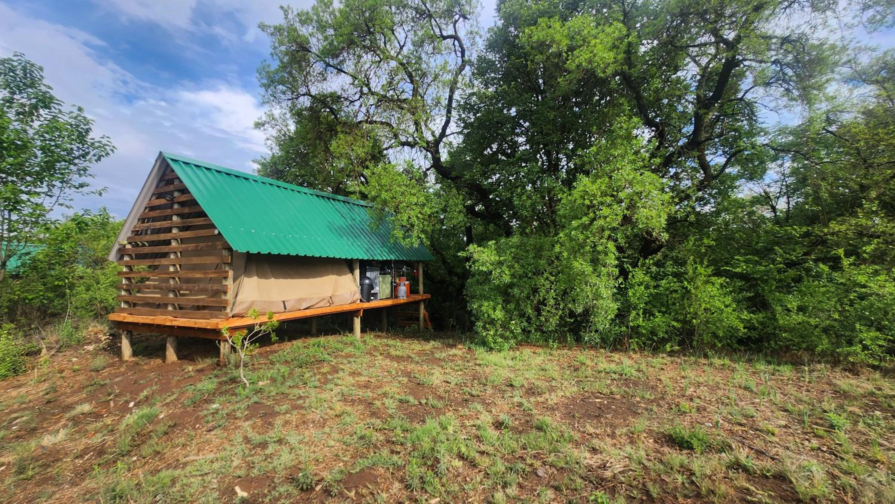 Jackal Cry River View Tent
