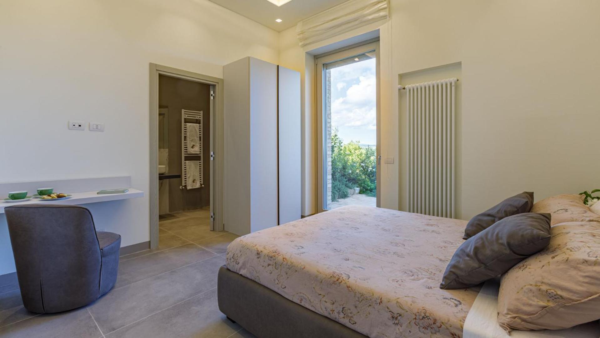 LA FONTE DI SANTA REGINA 8, Emma Villas view 3