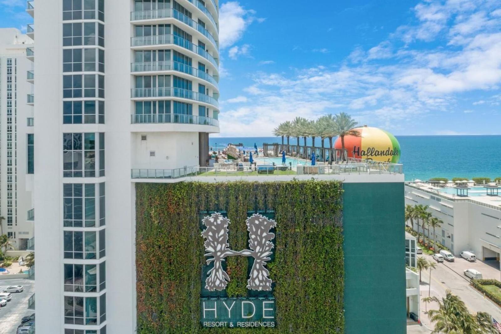 Cosy 1 Bedroom On the Beach, Ocean & City Views at LYFE Resort view 3