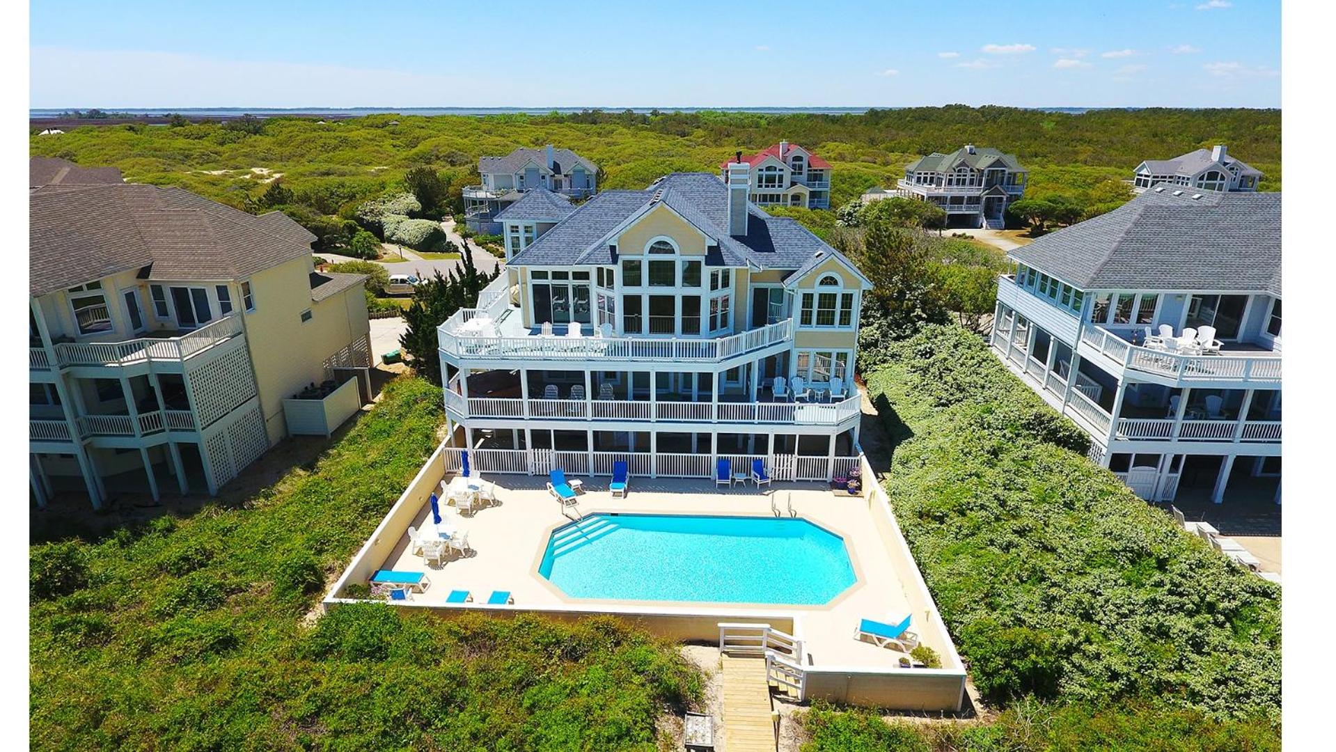 OCEANFRONT, Ocean views, beach access, Pool, PI139, Pine Haven view 2