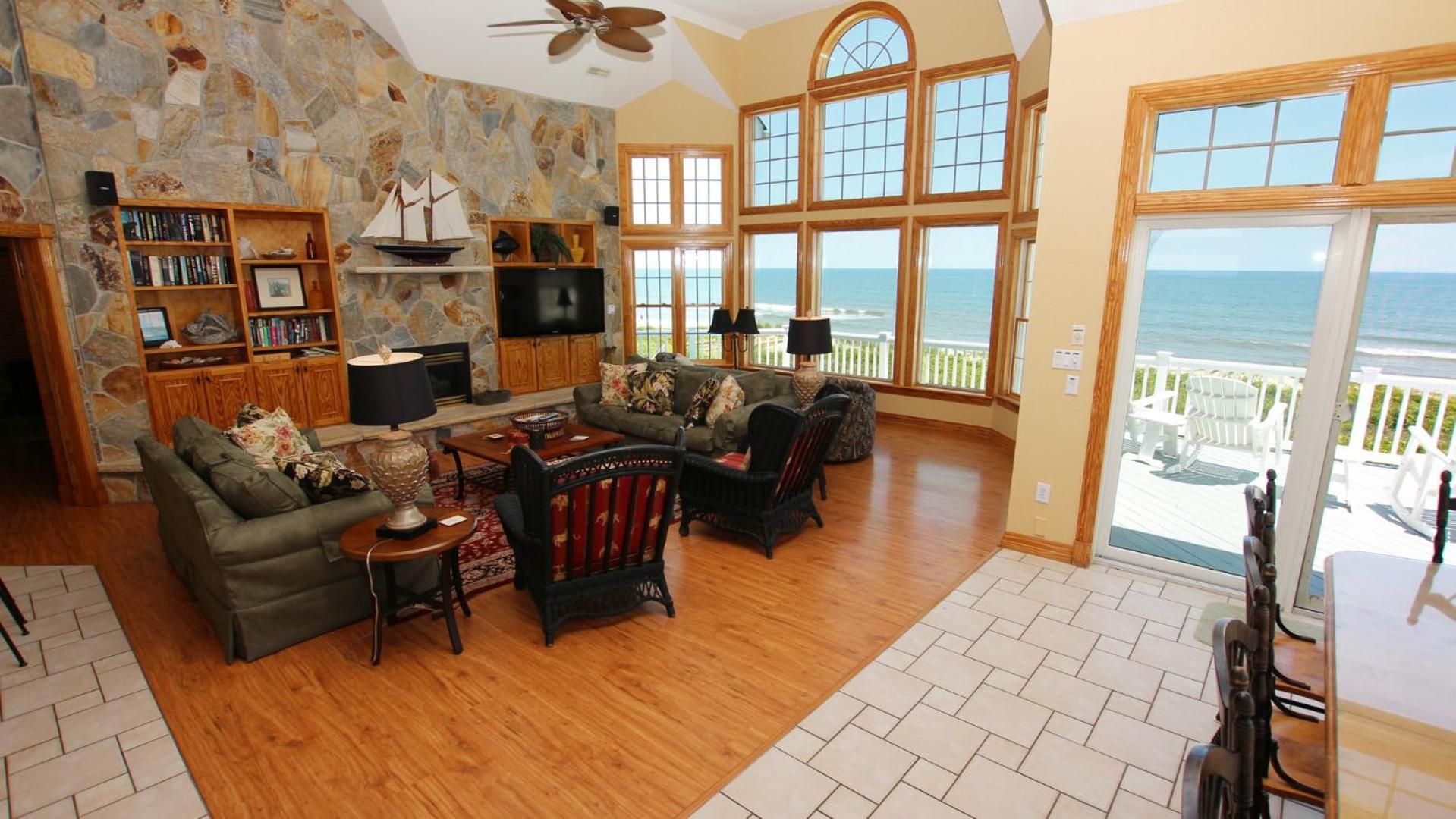 OCEANFRONT, Ocean views, beach access, Pool, PI139, Pine Haven view 5