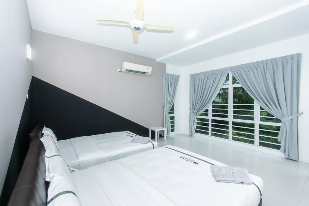 Beach side spacious 5BR 20pax pool house photo 8
