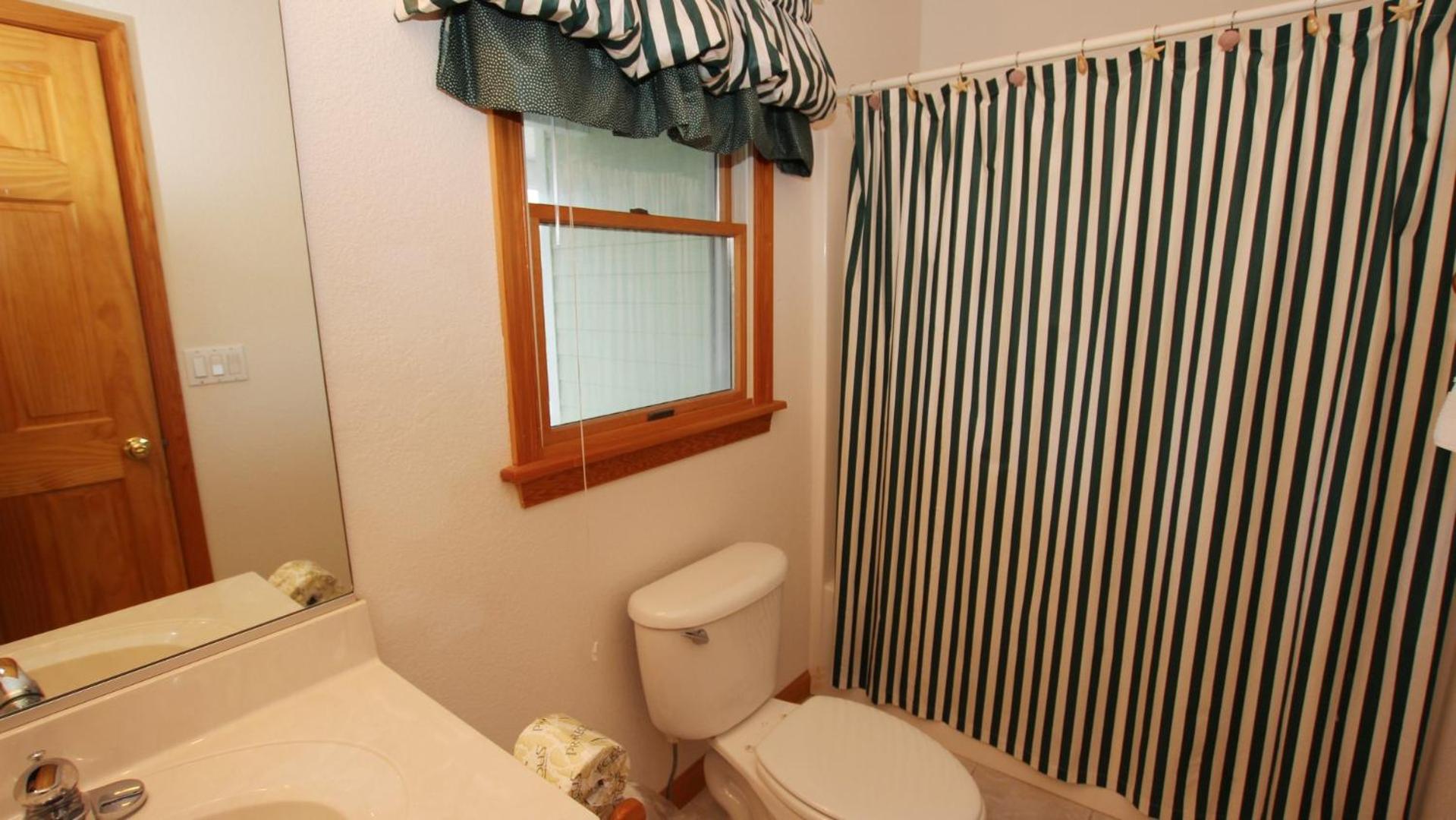 Oceanside, Rec Room, Priv Pool, Hot Tub, Close to Beach Access, PI161, St Nicks