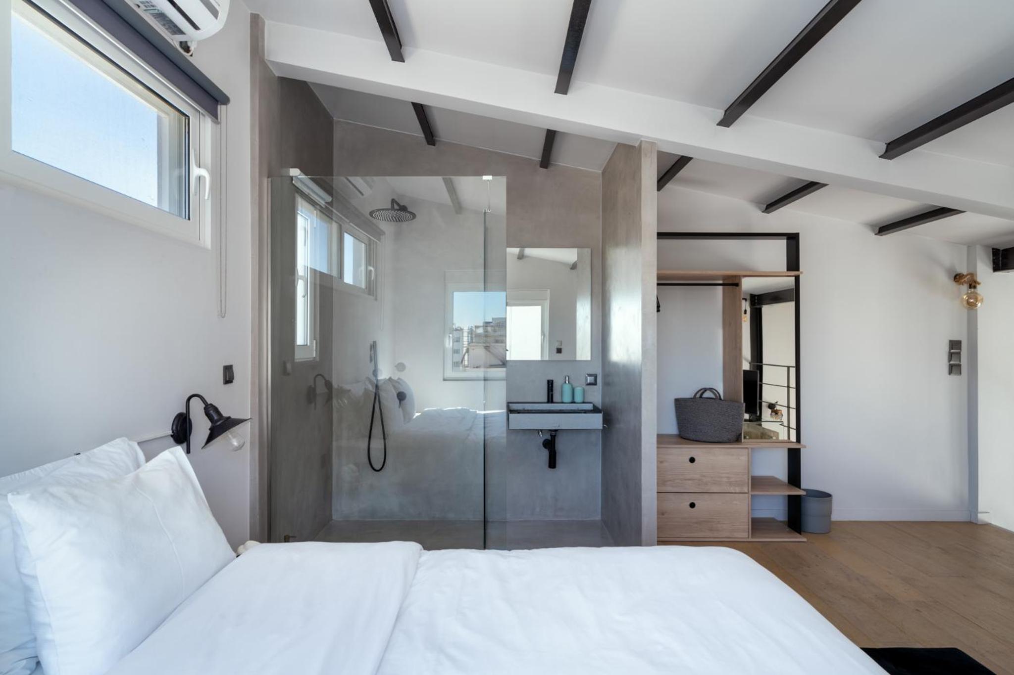 One Shade of Grey Loft with Private Terrace