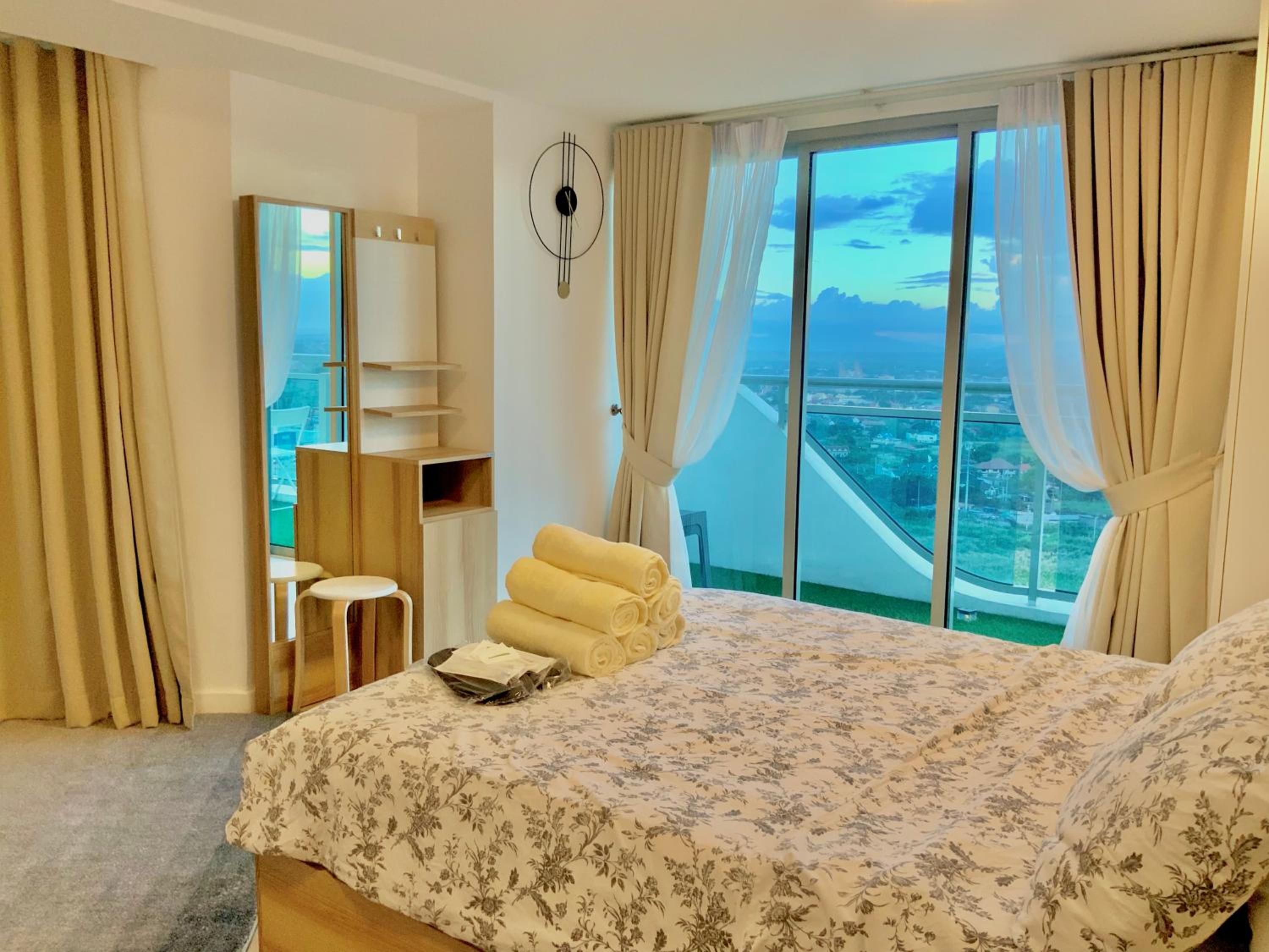 1 BEDROOM Serene Bali at Azure North by THE BALI CORNER AT AZURE NORTH, High Floor, Corner Unit, BIG Balcony with Full View of Beach Resort Amenities view 4
