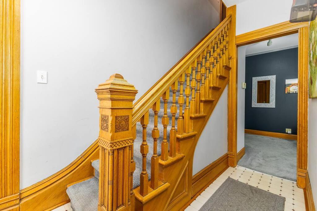 The Dubuque House - Historic Downtown Location! view 5