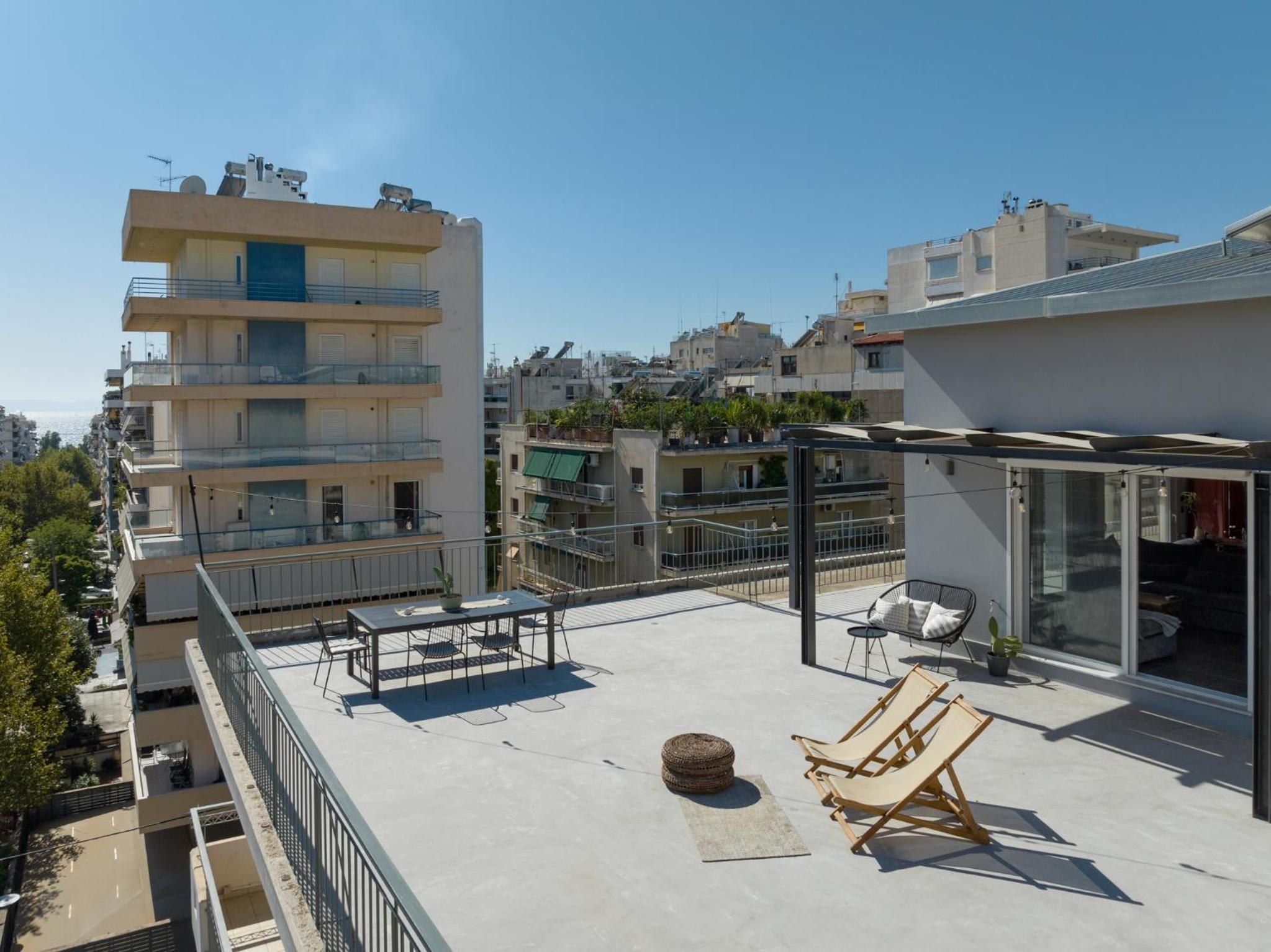 One Shade of Grey Loft with Private Terrace