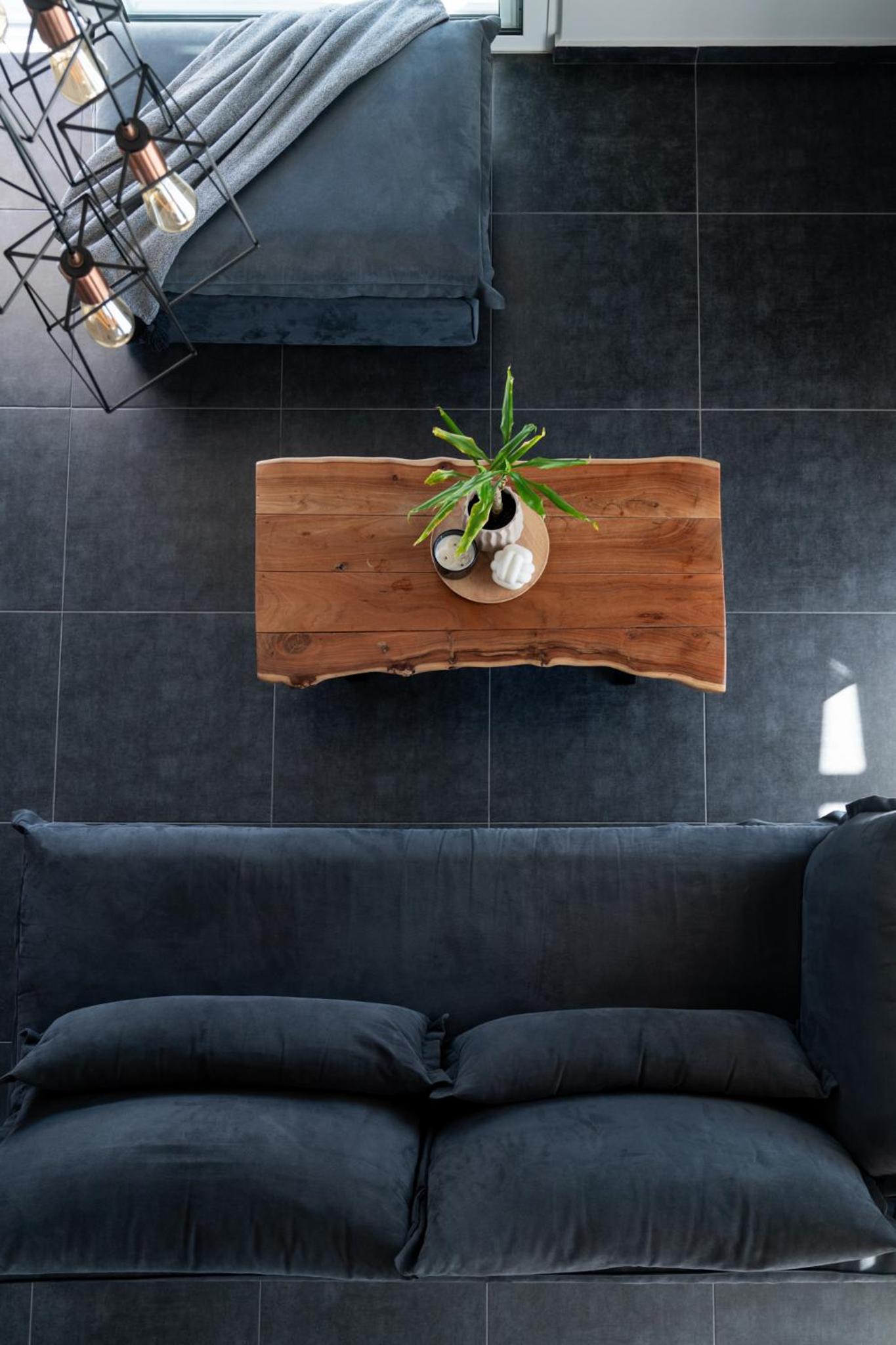 One Shade of Grey Loft with Private Terrace