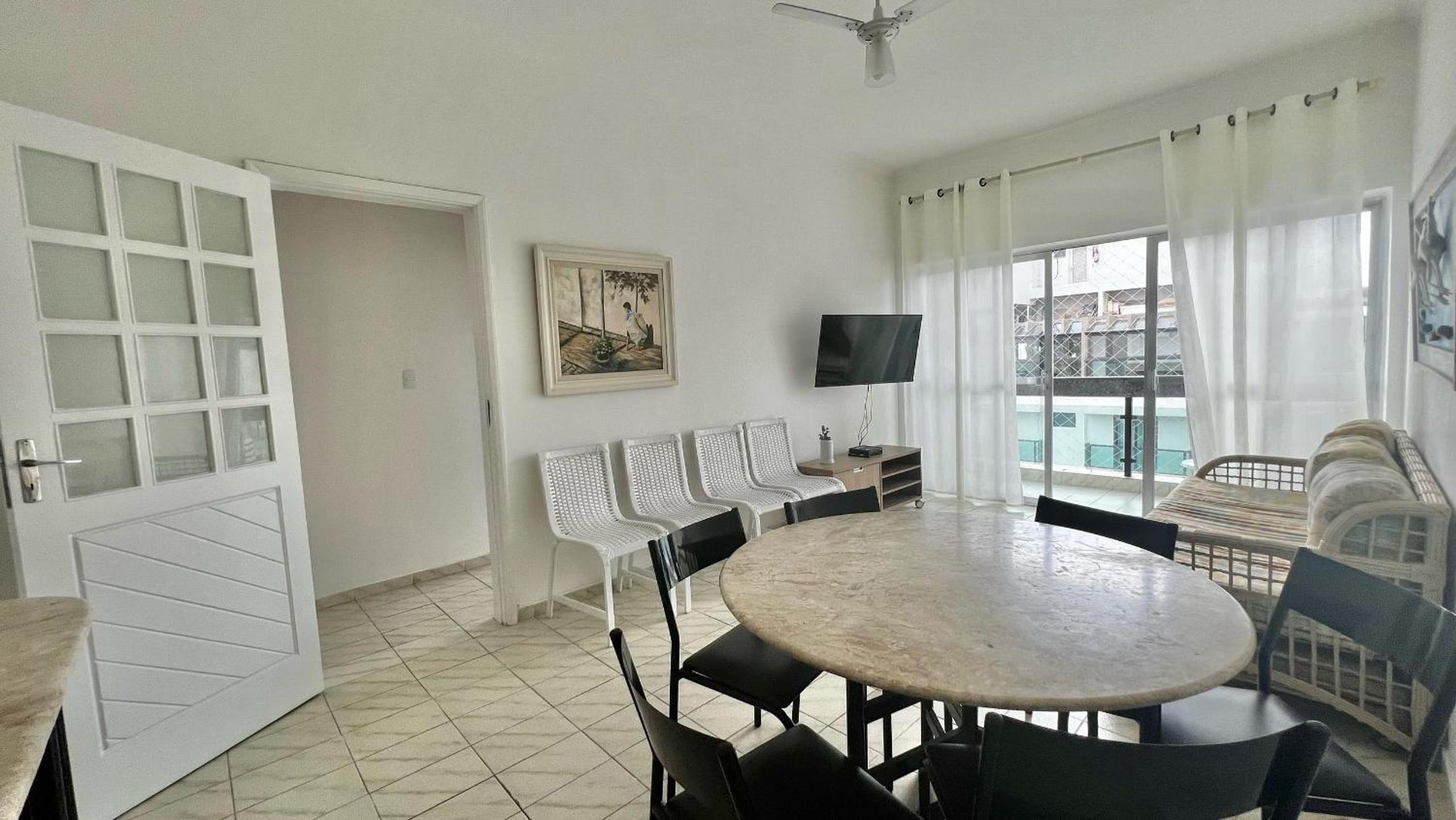 Pé na Areia: 3 Dorms com Vista Deslumbrante