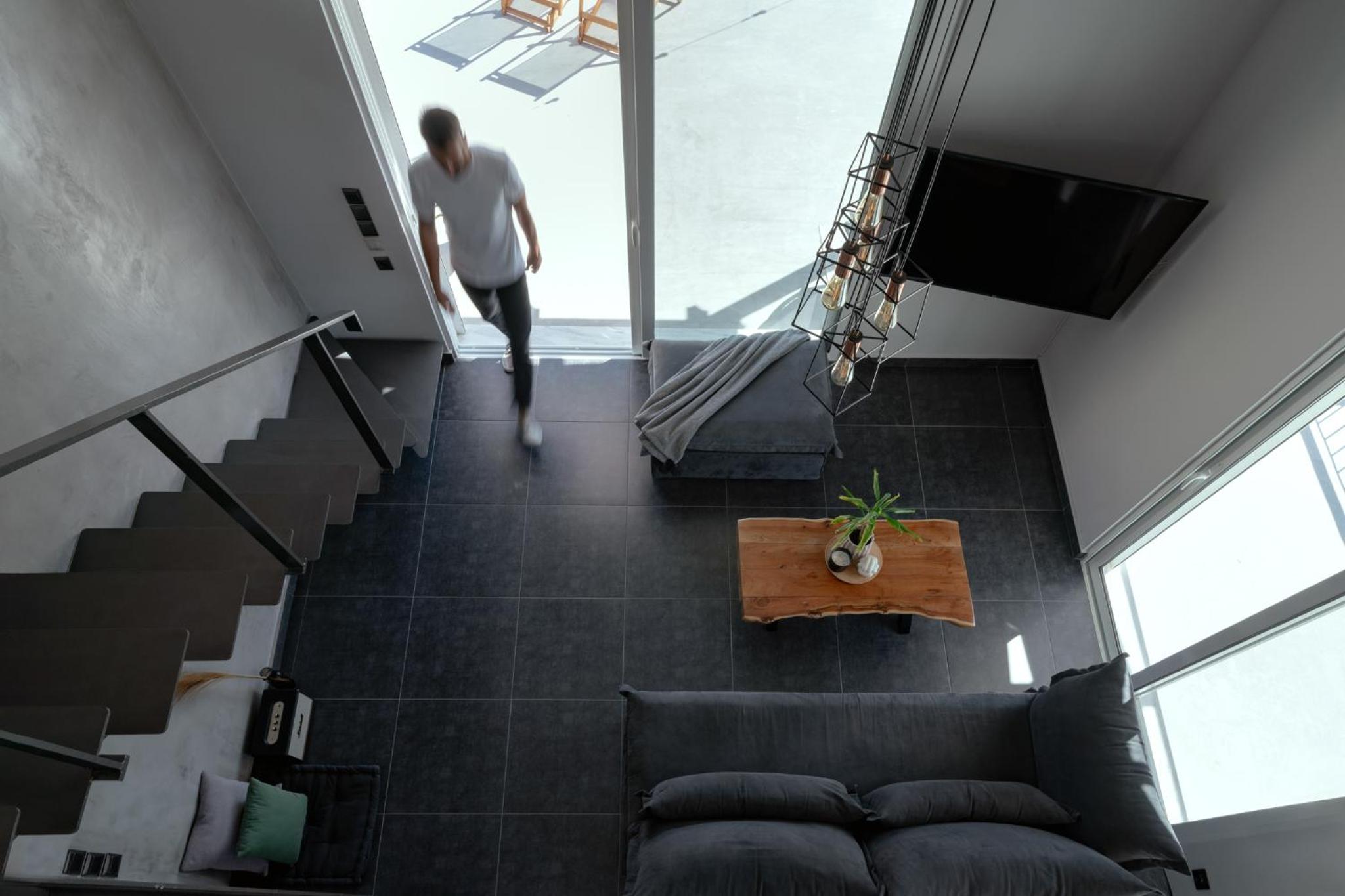 One Shade of Grey Loft with Private Terrace