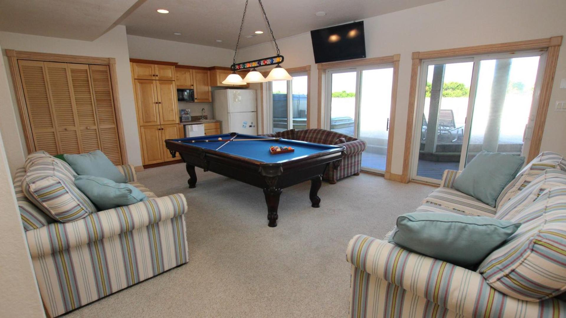 PI26, Atlantis- Oceanfront, 7 BRs, Ocean Views, Pool table, Pool, Private Beach Access