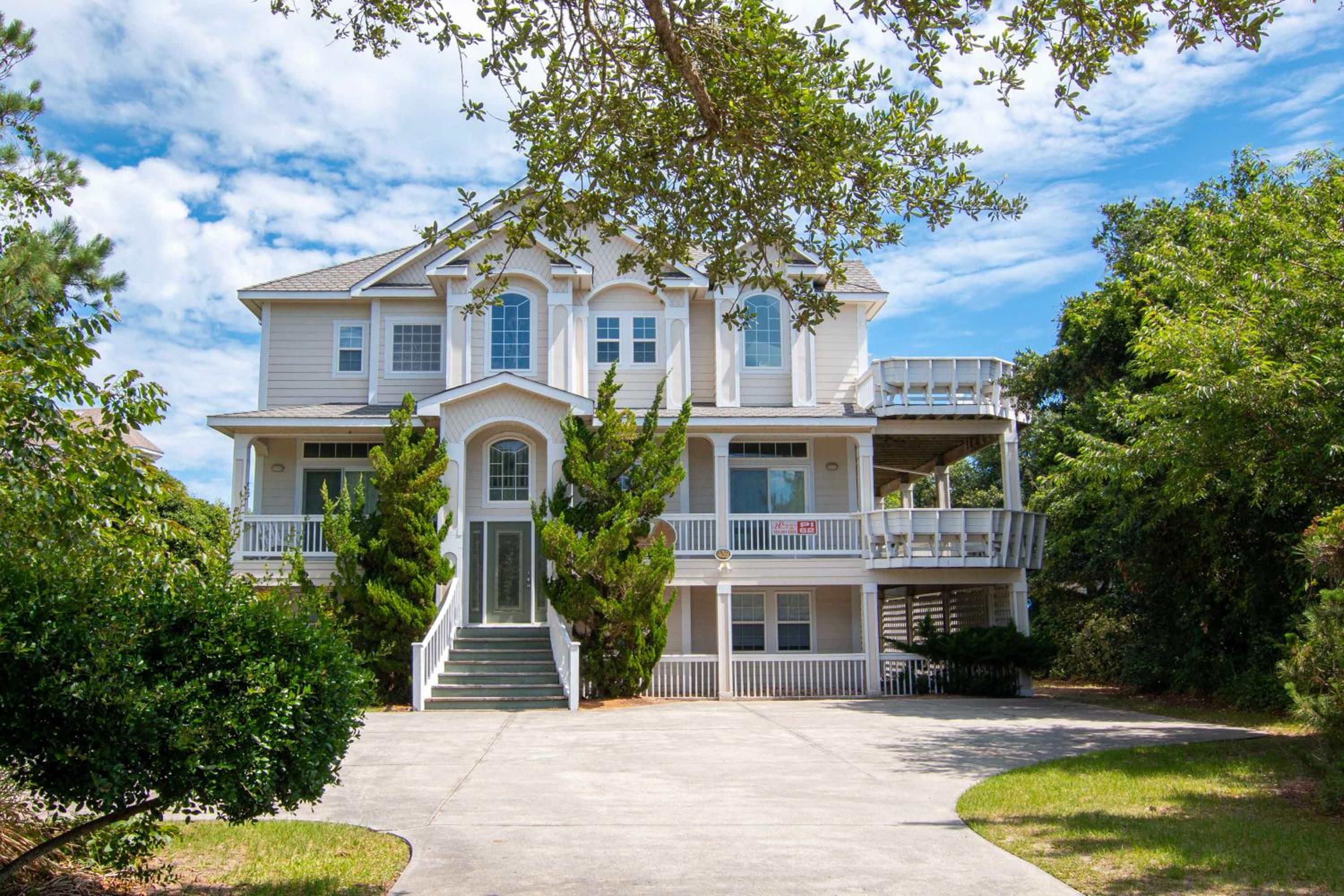 Oceanside, 8 BRs, Private Pool, Hot Tub, Close to Beach Access, PI62, Jewel of the Isle
