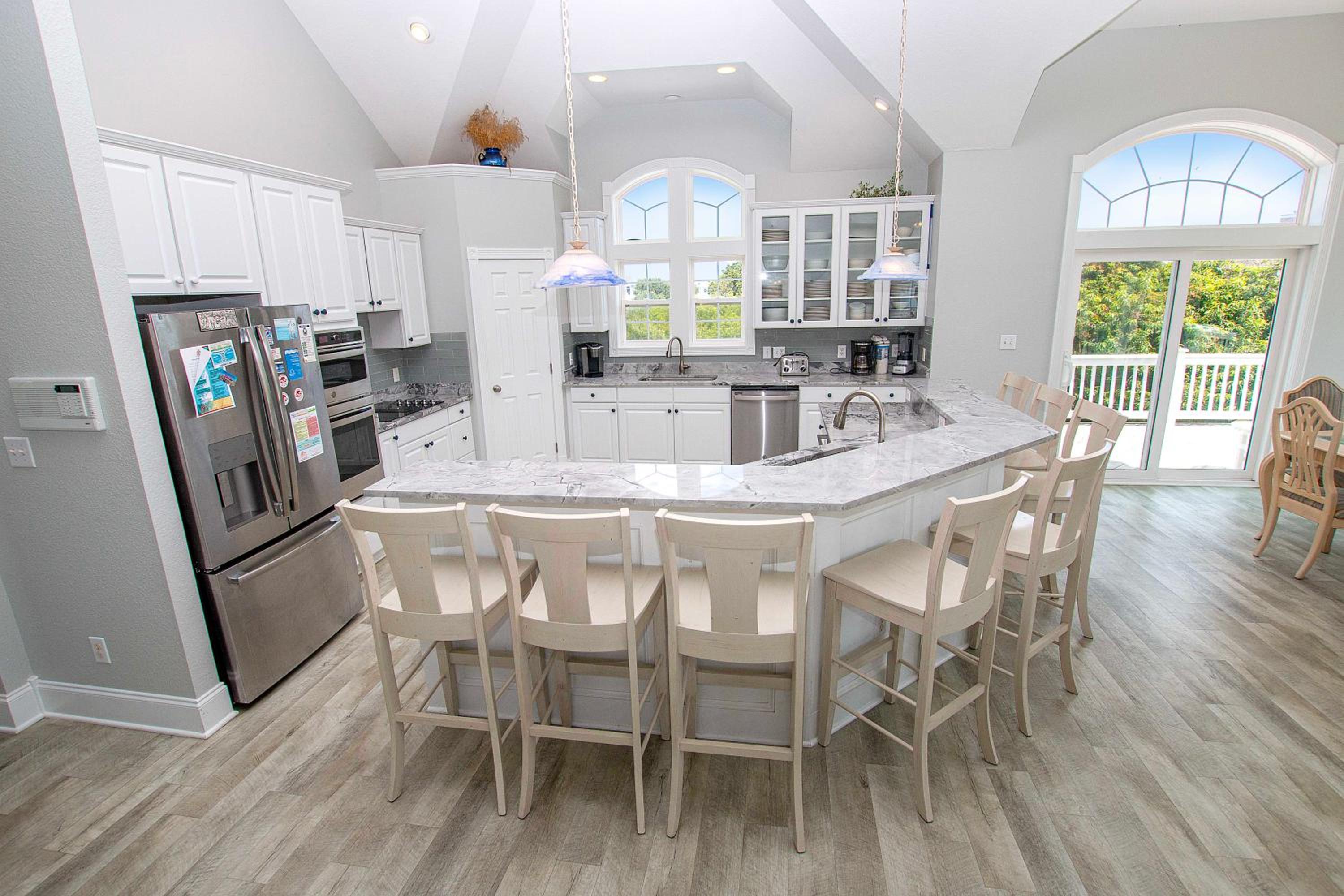 Oceanside, 8 BRs, Private Pool, Hot Tub, Close to Beach Access, PI62, Jewel of the Isle