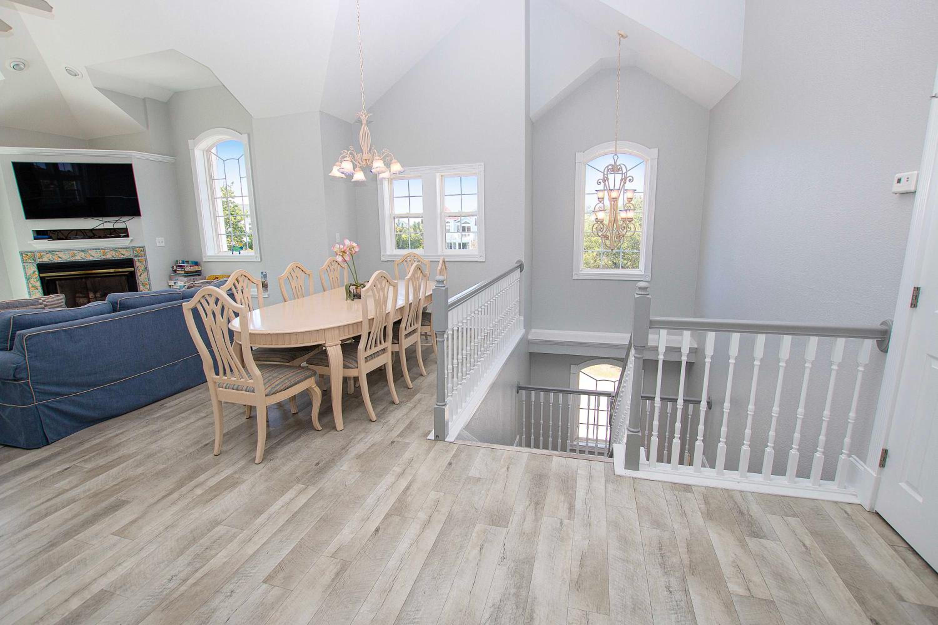 Oceanside, 8 BRs, Private Pool, Hot Tub, Close to Beach Access, PI62, Jewel of the Isle