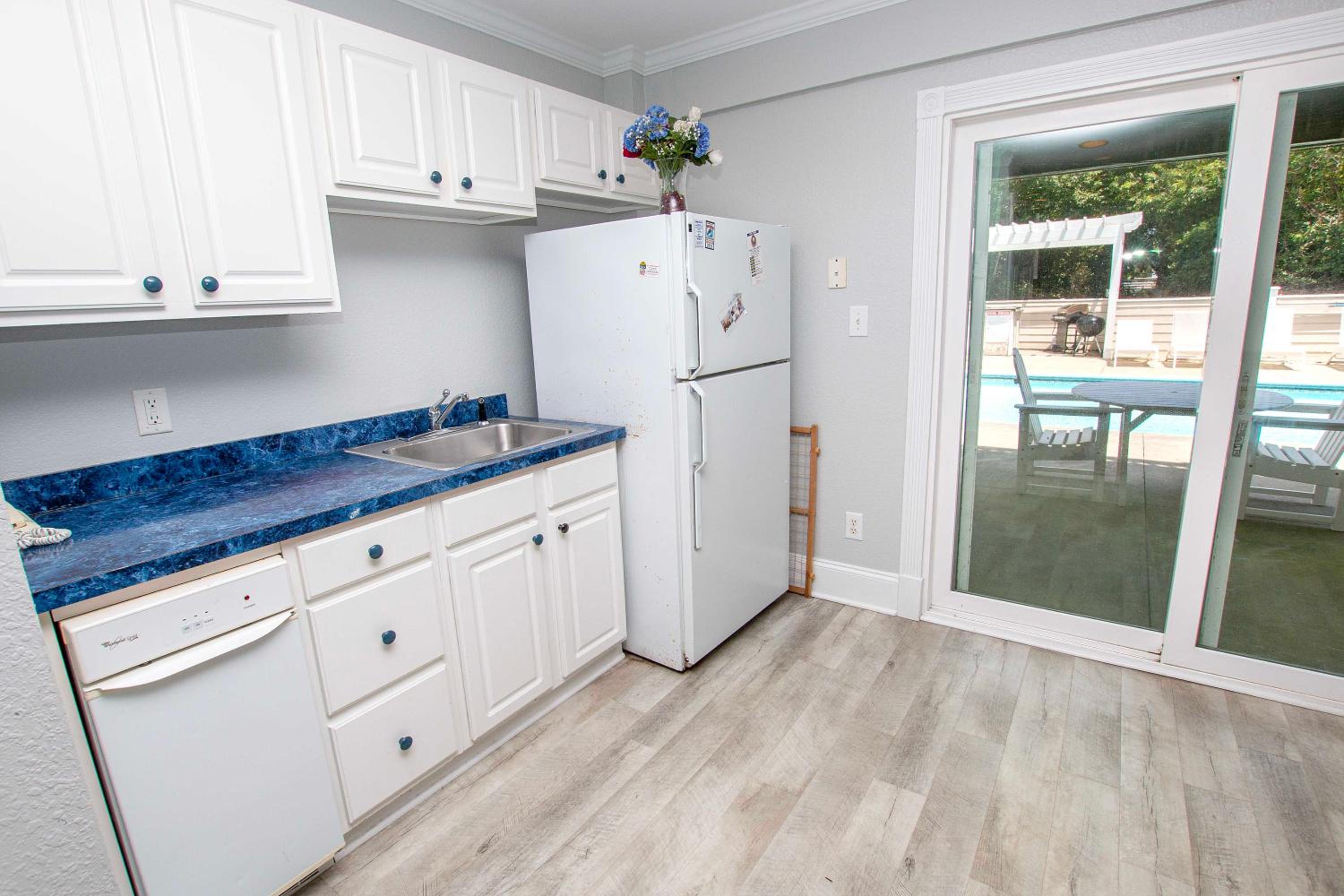 Oceanside, 8 BRs, Private Pool, Hot Tub, Close to Beach Access, PI62, Jewel of the Isle