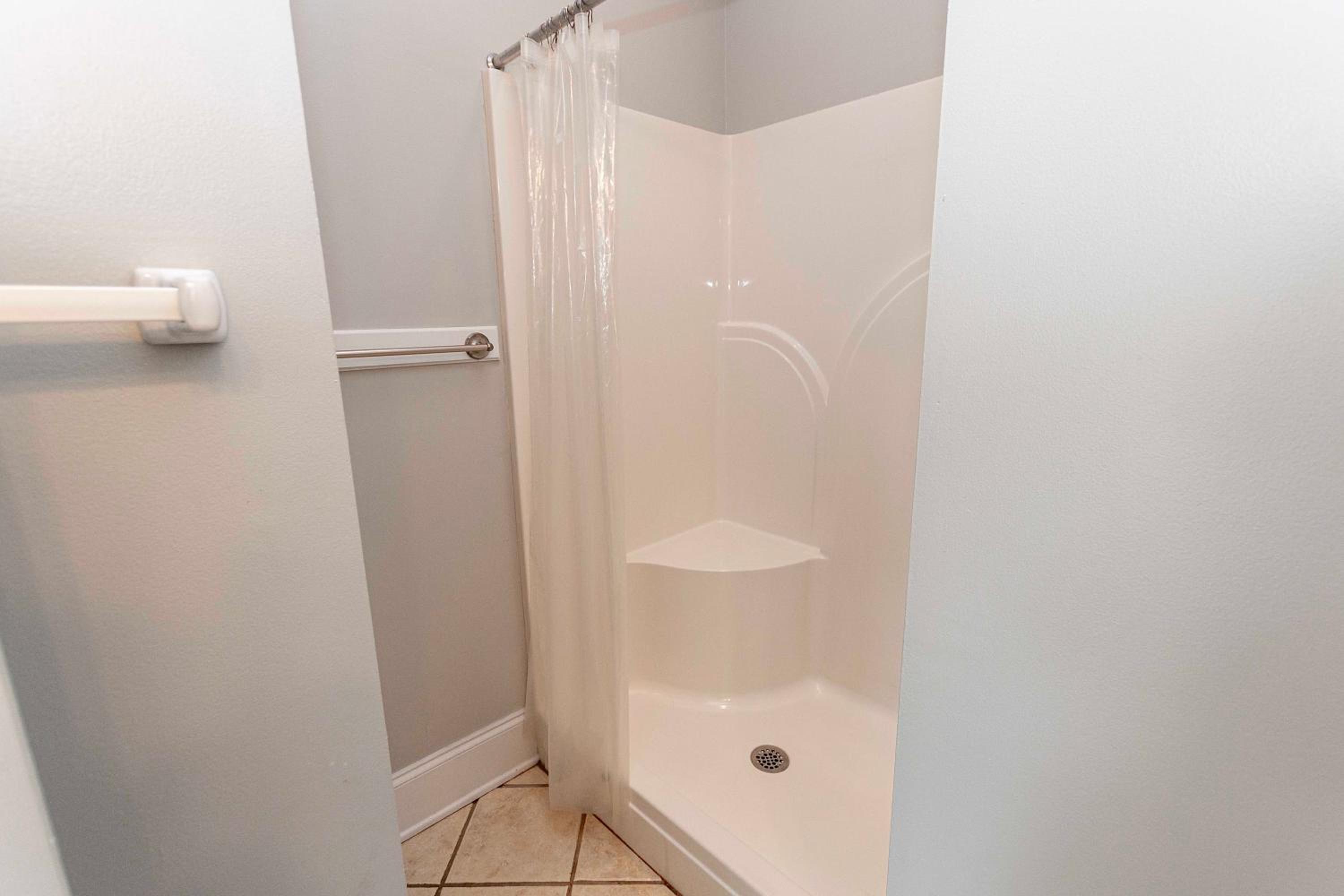 Oceanside, 8 BRs, Private Pool, Hot Tub, Close to Beach Access, PI62, Jewel of the Isle