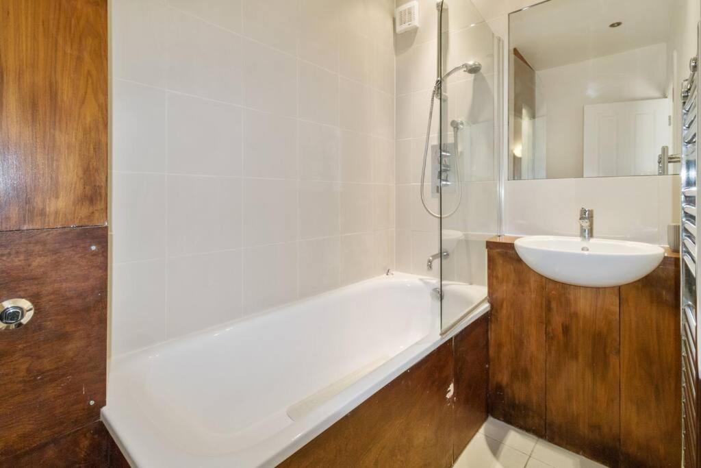 2 Bed Private Townhouse Mews, King's Cross London